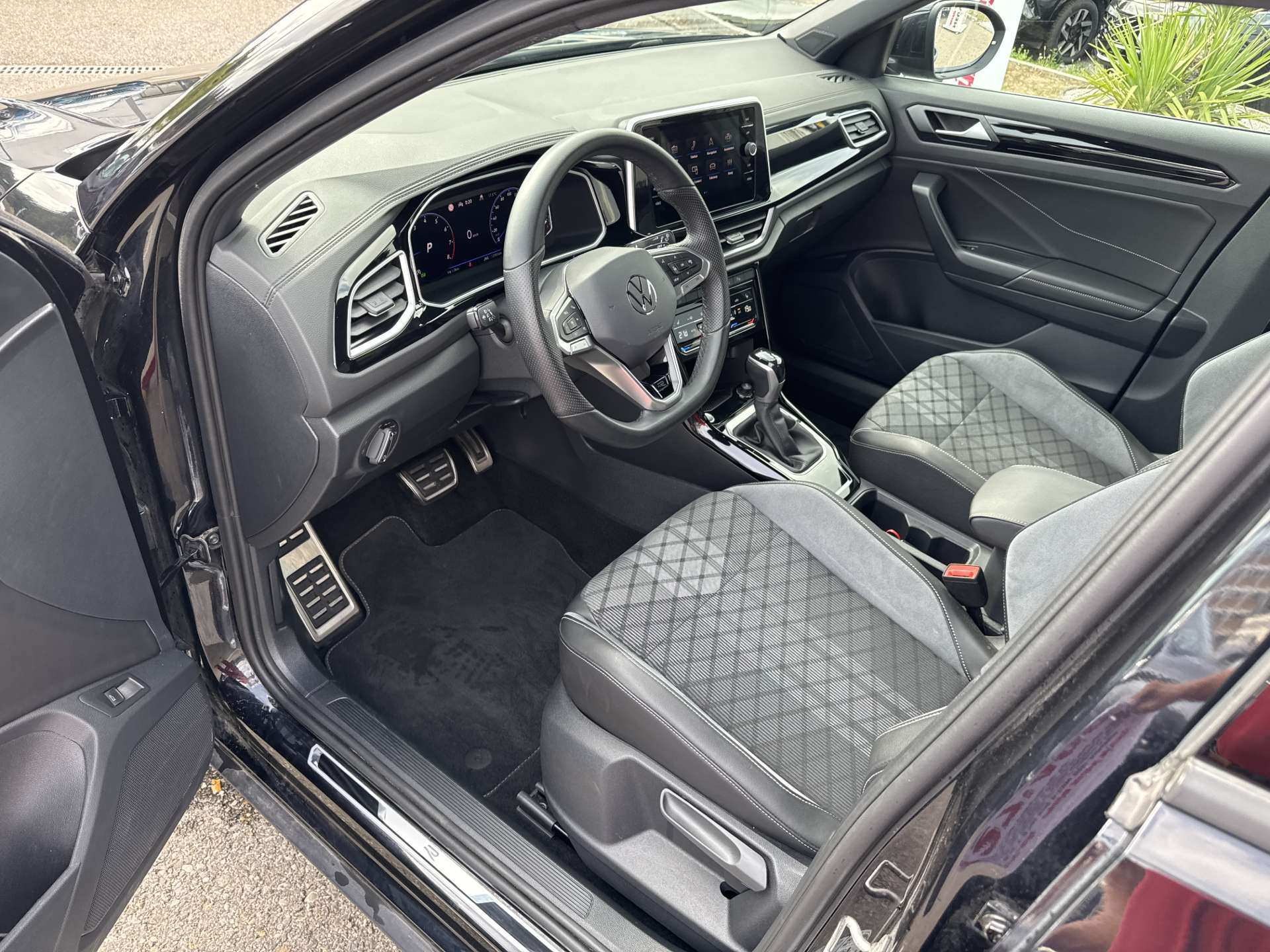 VW T-Roc 1.5 TSi EVO R-Line DSG-Automat-image-5