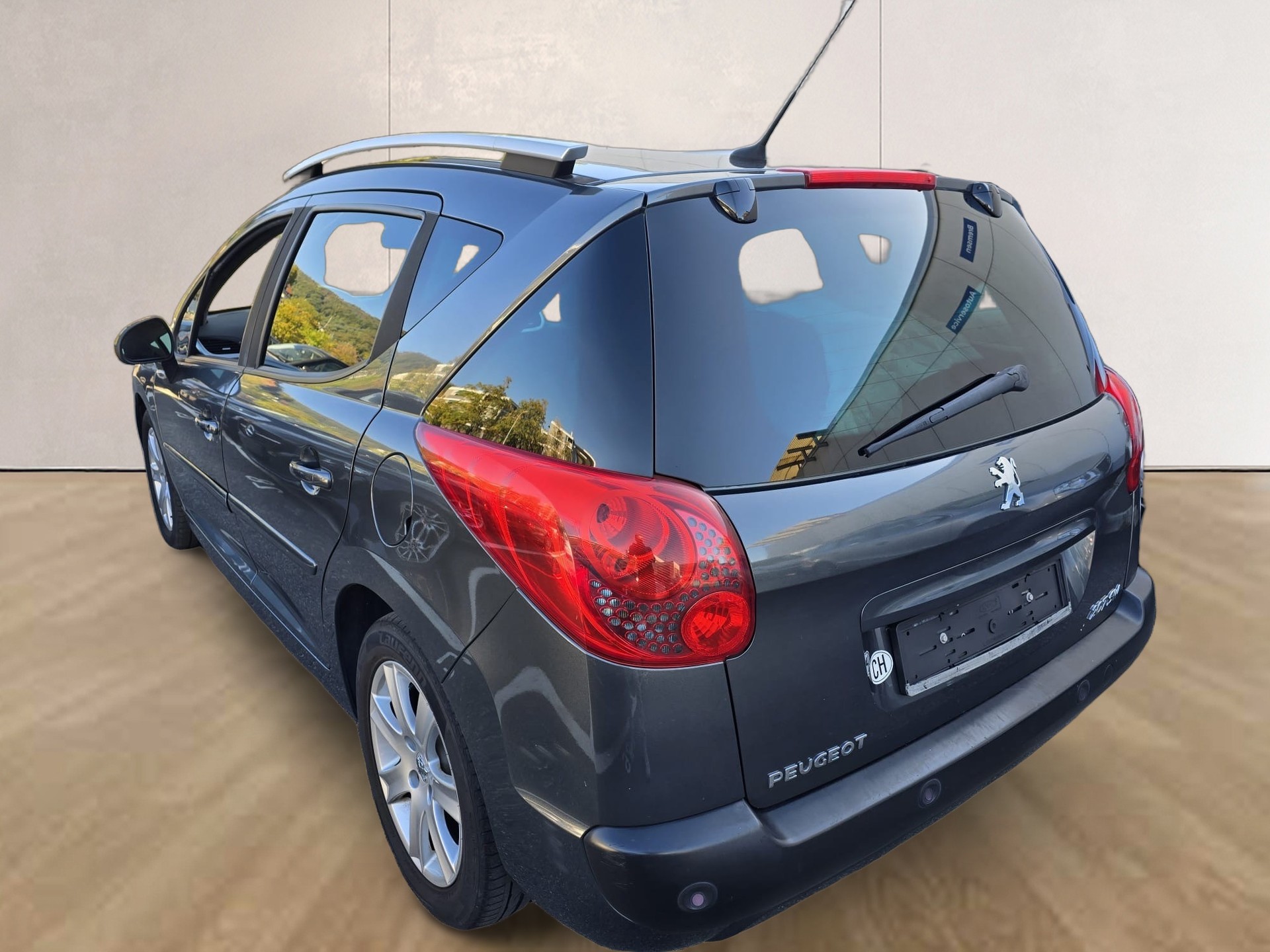 PEUGEOT 207 SW 1.6 16V Sport Automatic-image-4