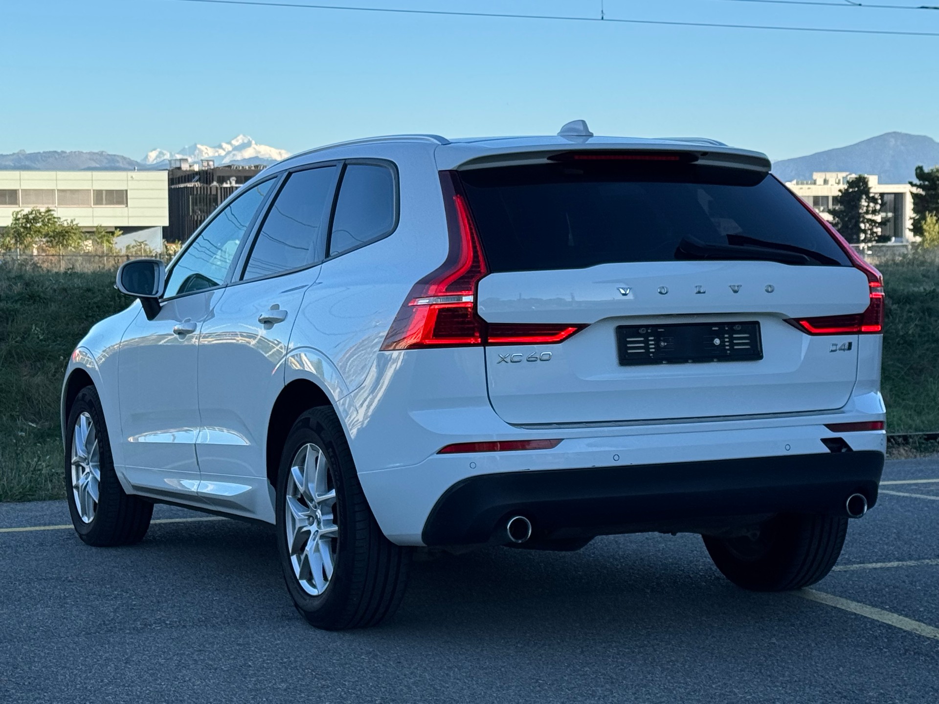 VOLVO XC60 D4 AWD Inscription Geartronic-image-3