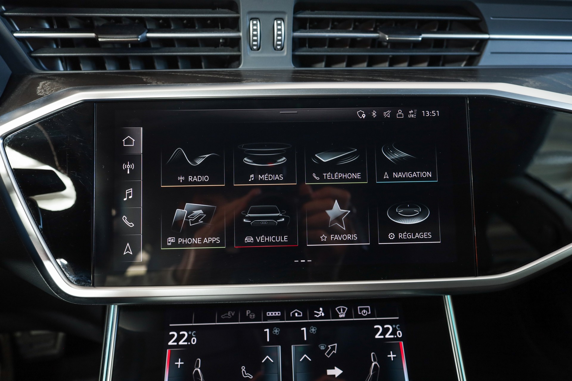 AUDI A7 Sportback 55 TFSI e quattro Carat Beige S line / Bang & Olufsen / Head-up Display-image-16