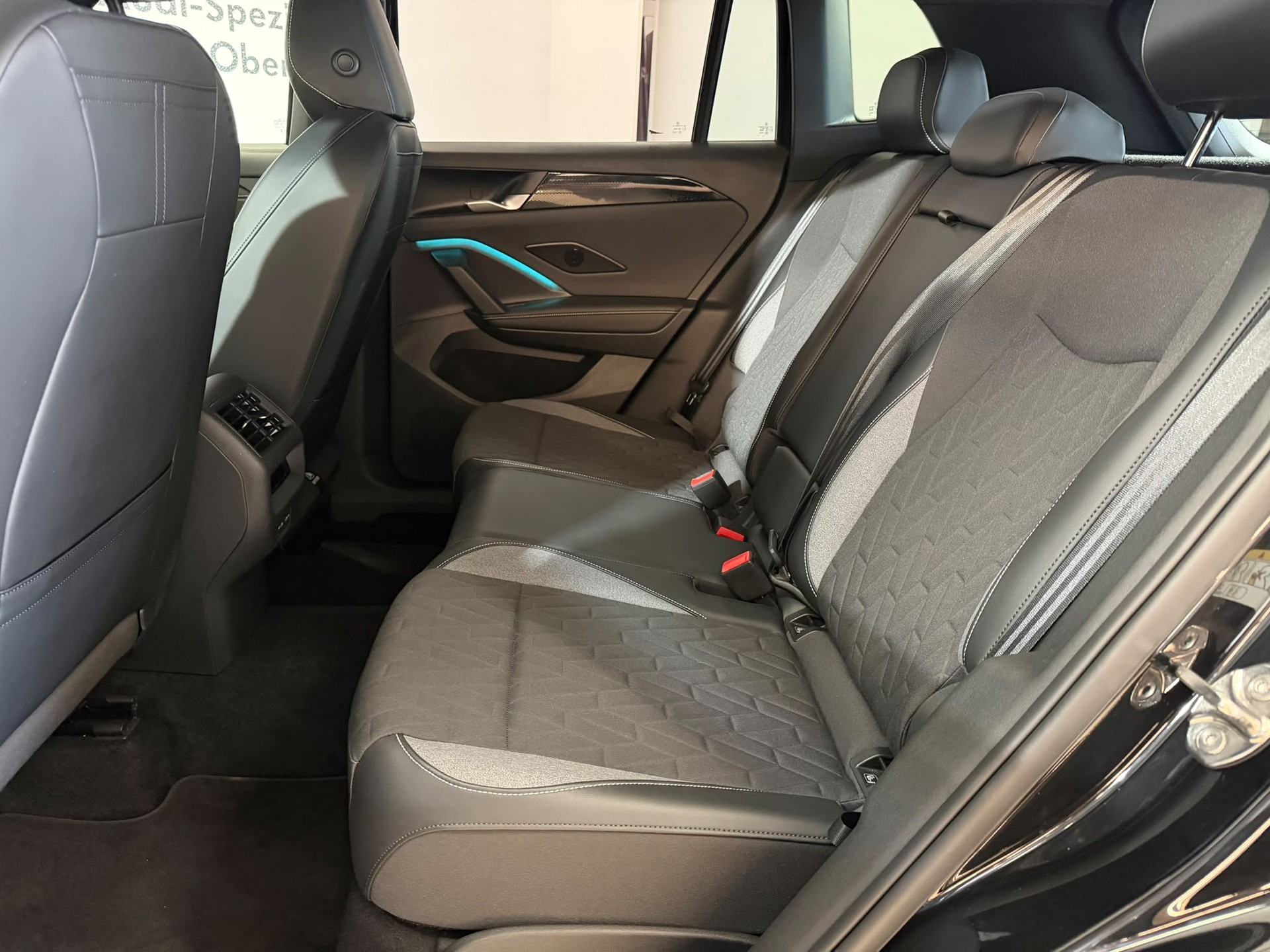 VW Tiguan 2.0 TDI SCR Life DSG-image-8
