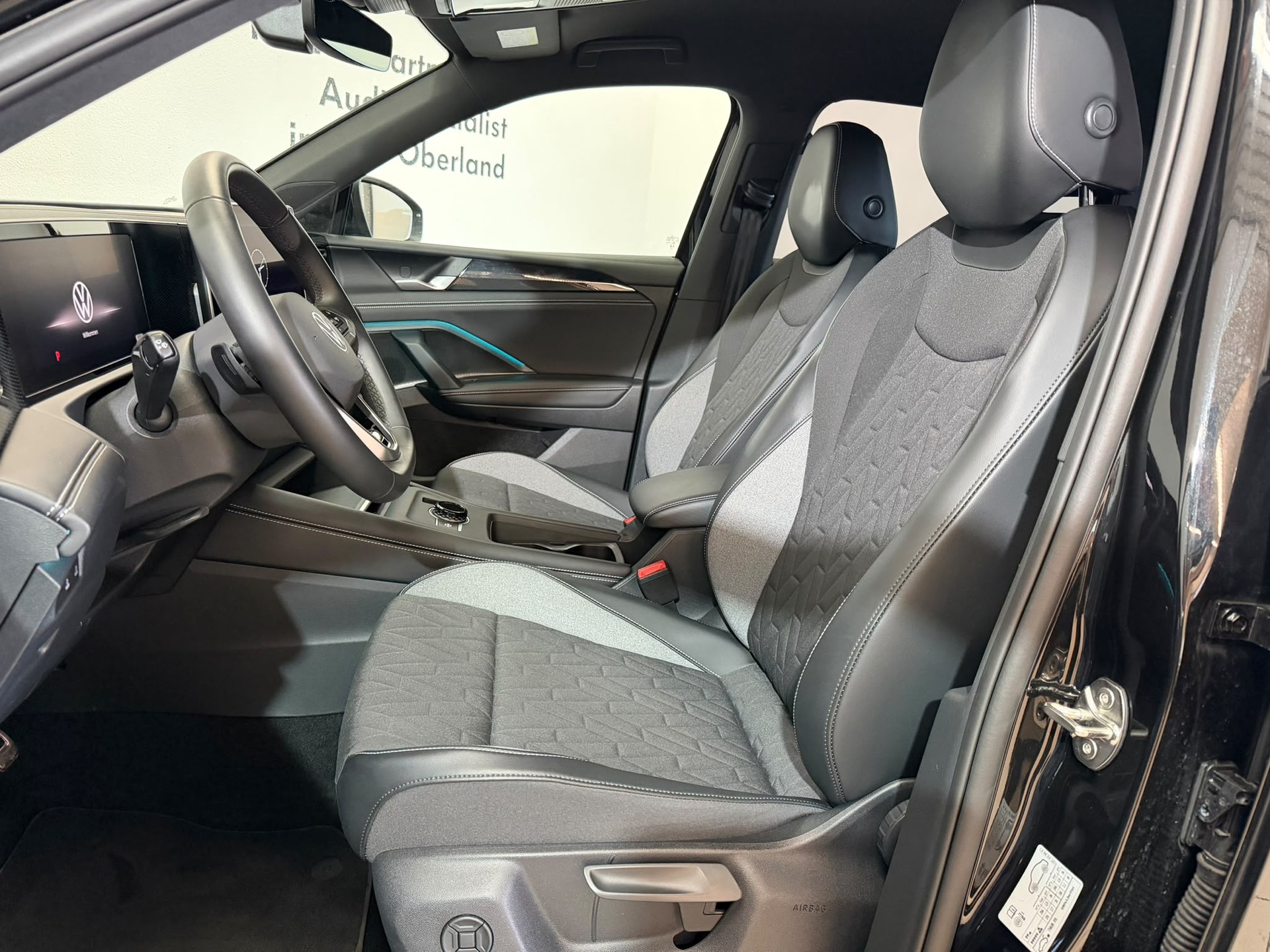 VW Tiguan 2.0 TDI SCR Life DSG-image-6
