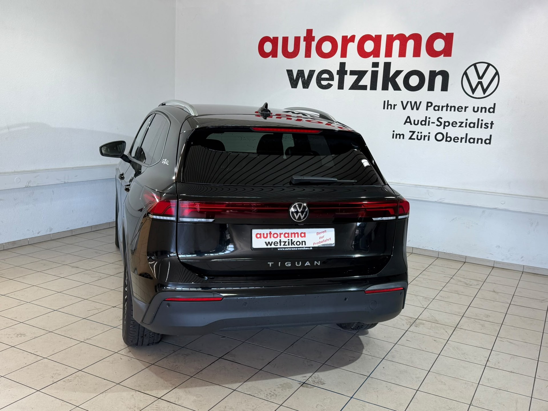 VW Tiguan 2.0 TDI SCR Life DSG-image-3