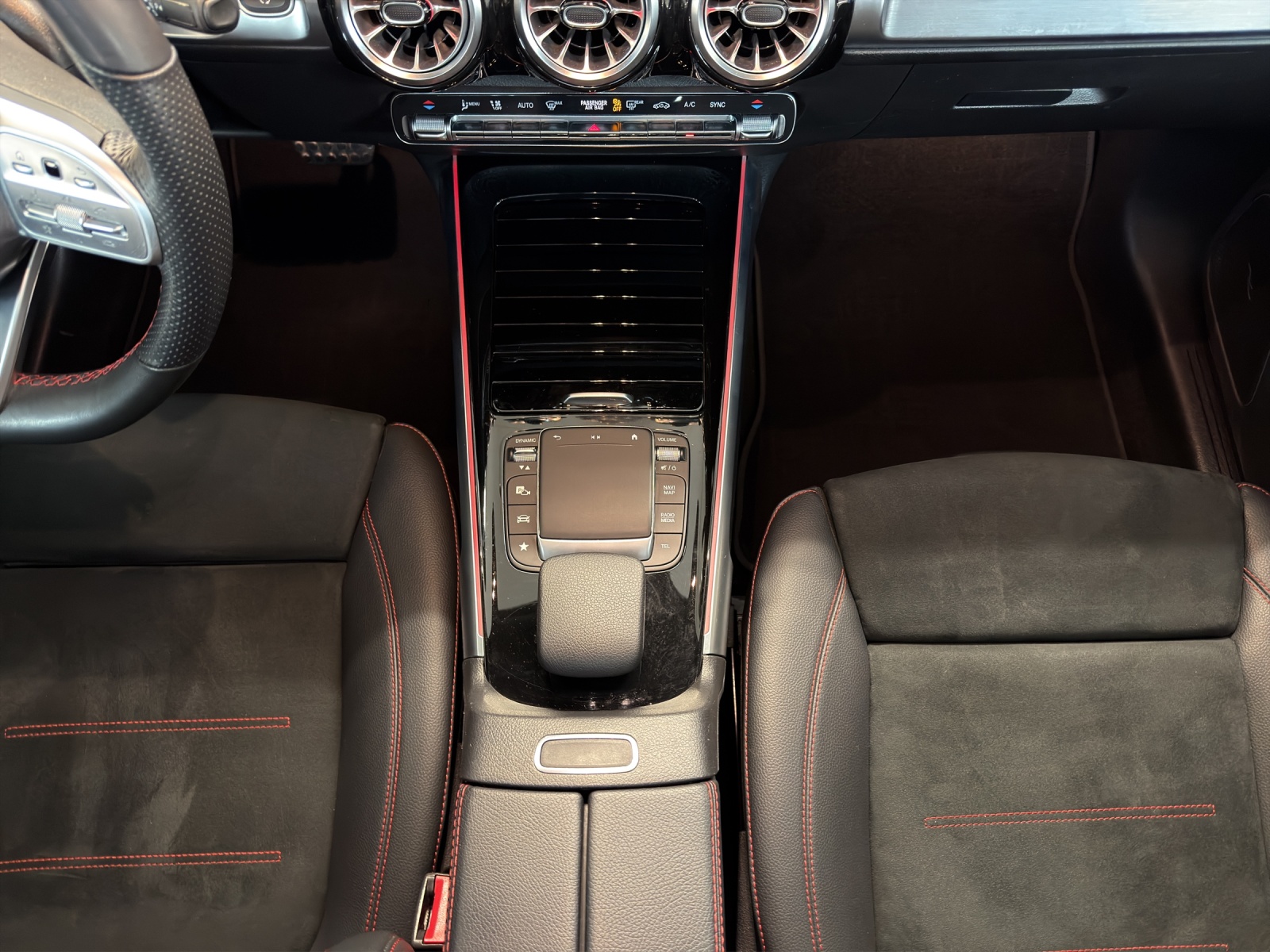 MERCEDES-BENZ GLB 250 AMG Line 4 MATIC-image-14