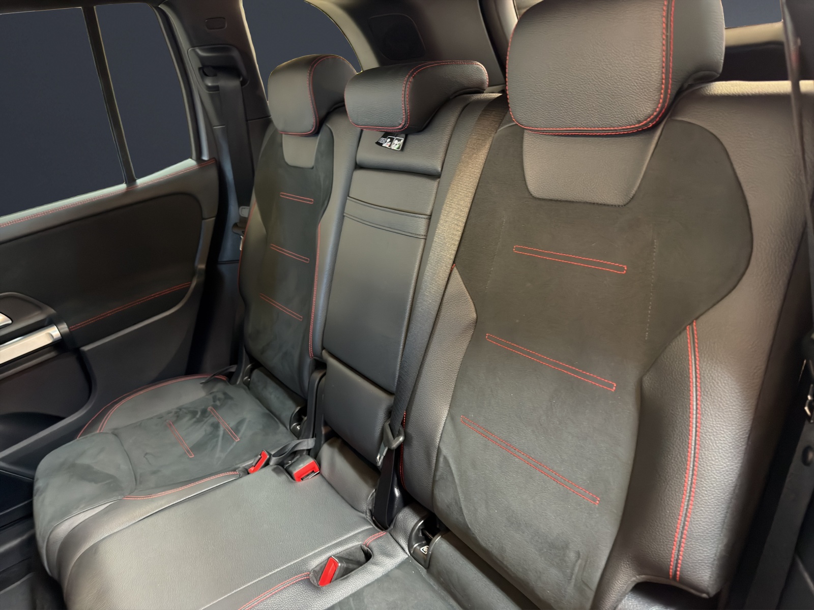 MERCEDES-BENZ GLB 250 AMG Line 4 MATIC-image-15