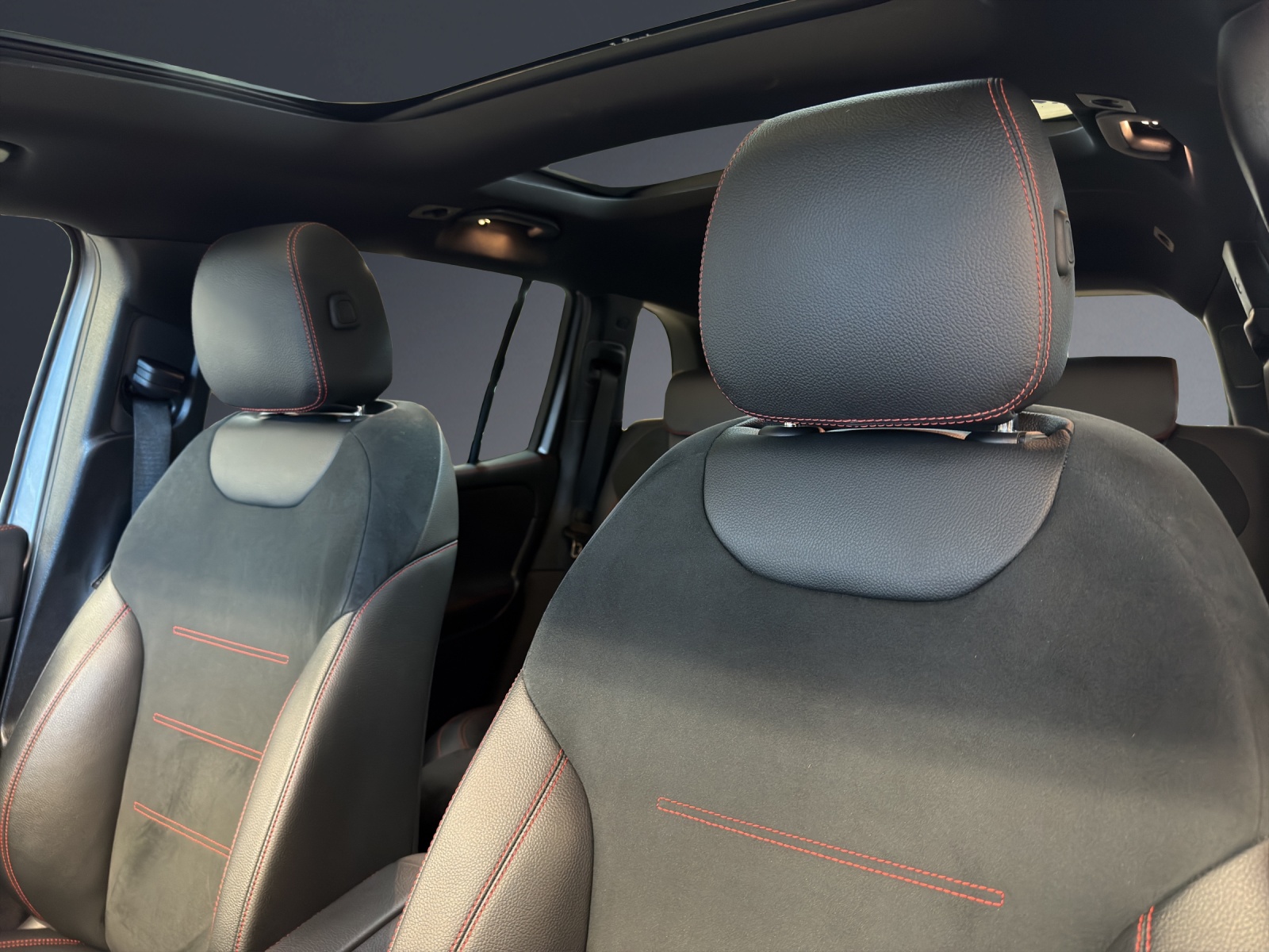 MERCEDES-BENZ GLB 250 AMG Line 4 MATIC-image-7