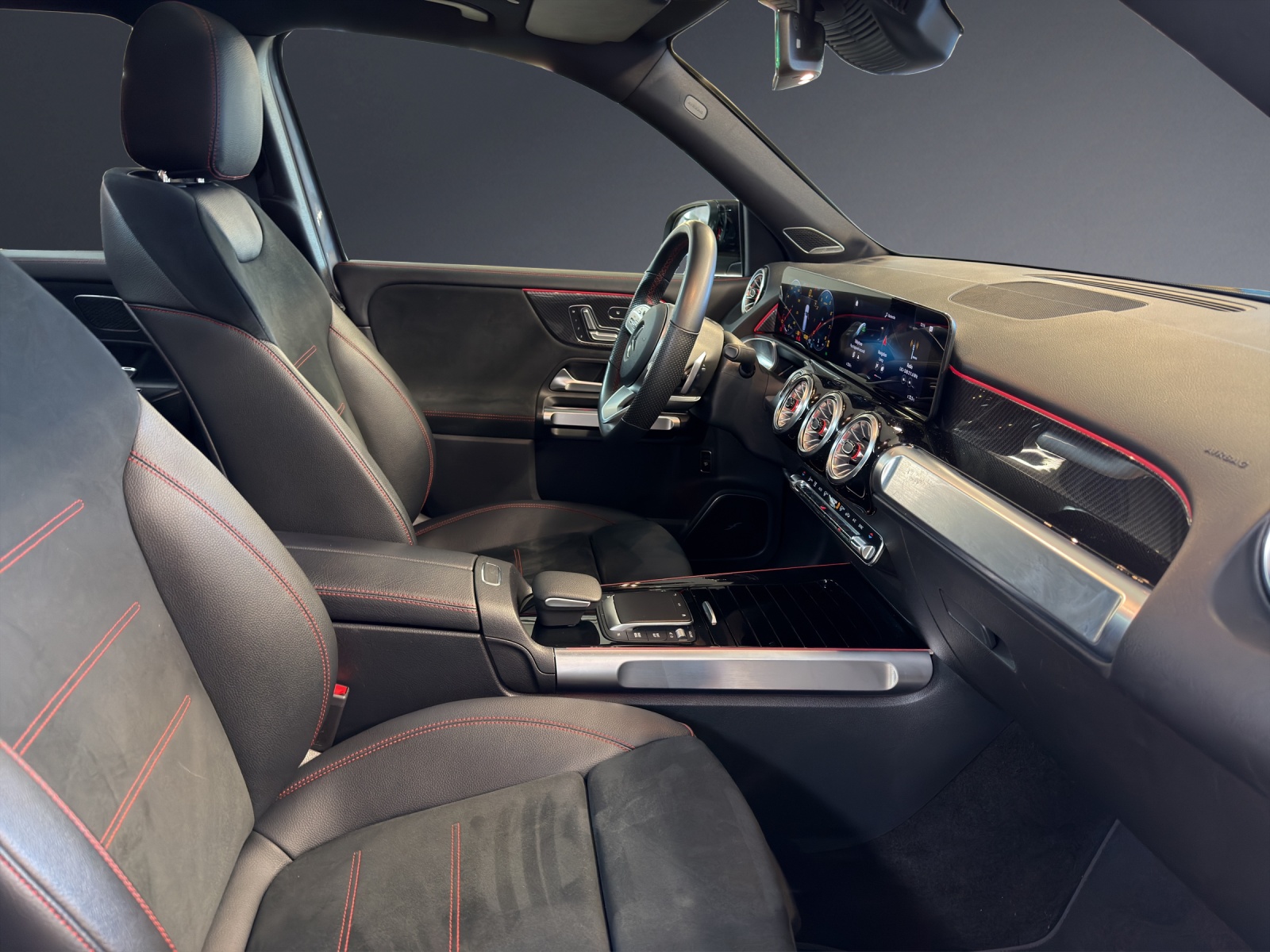 MERCEDES-BENZ GLB 250 AMG Line 4 MATIC-image-9