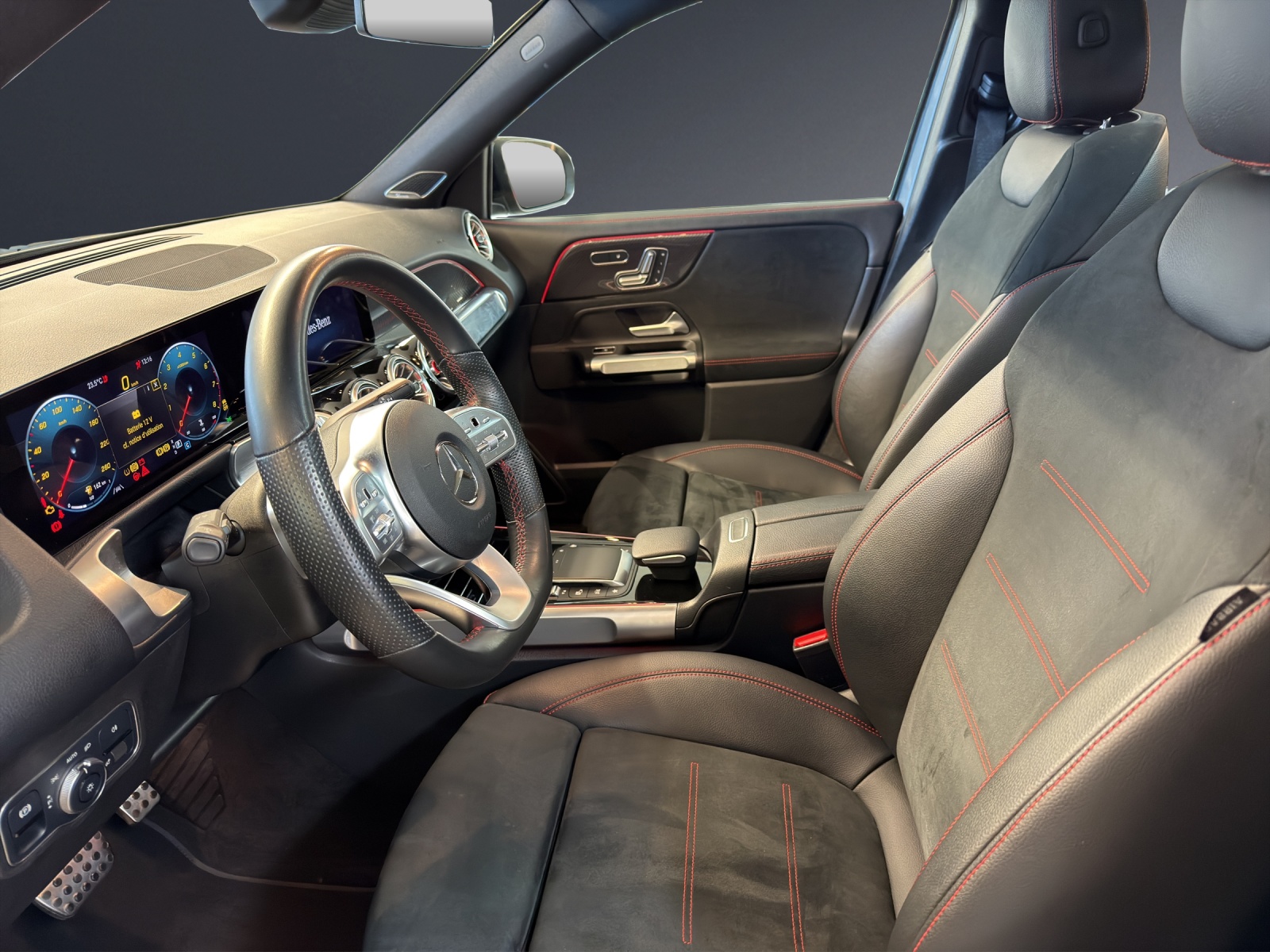 MERCEDES-BENZ GLB 250 AMG Line 4 MATIC-image-6