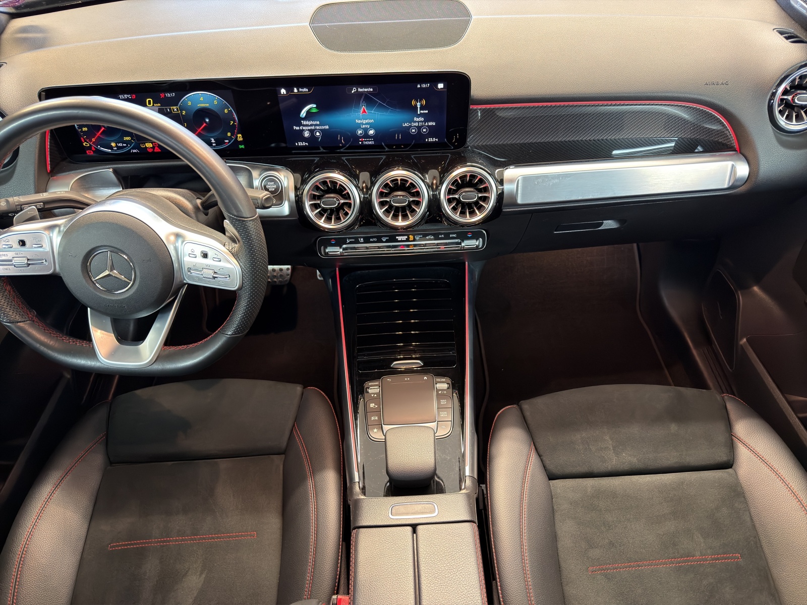 MERCEDES-BENZ GLB 250 AMG Line 4 MATIC-image-11