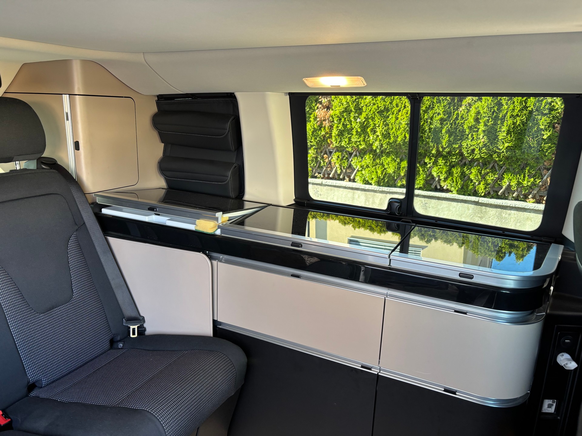 MERCEDES-BENZ 250 d 4matic-image-3