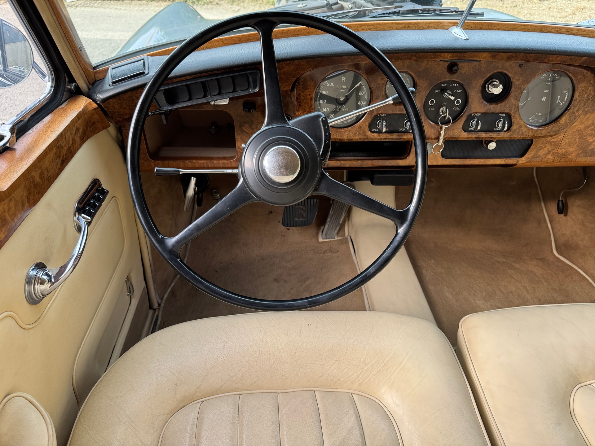 ROLLS-ROYCE Silver Cloud III, Standard Steel Saloon-image-1