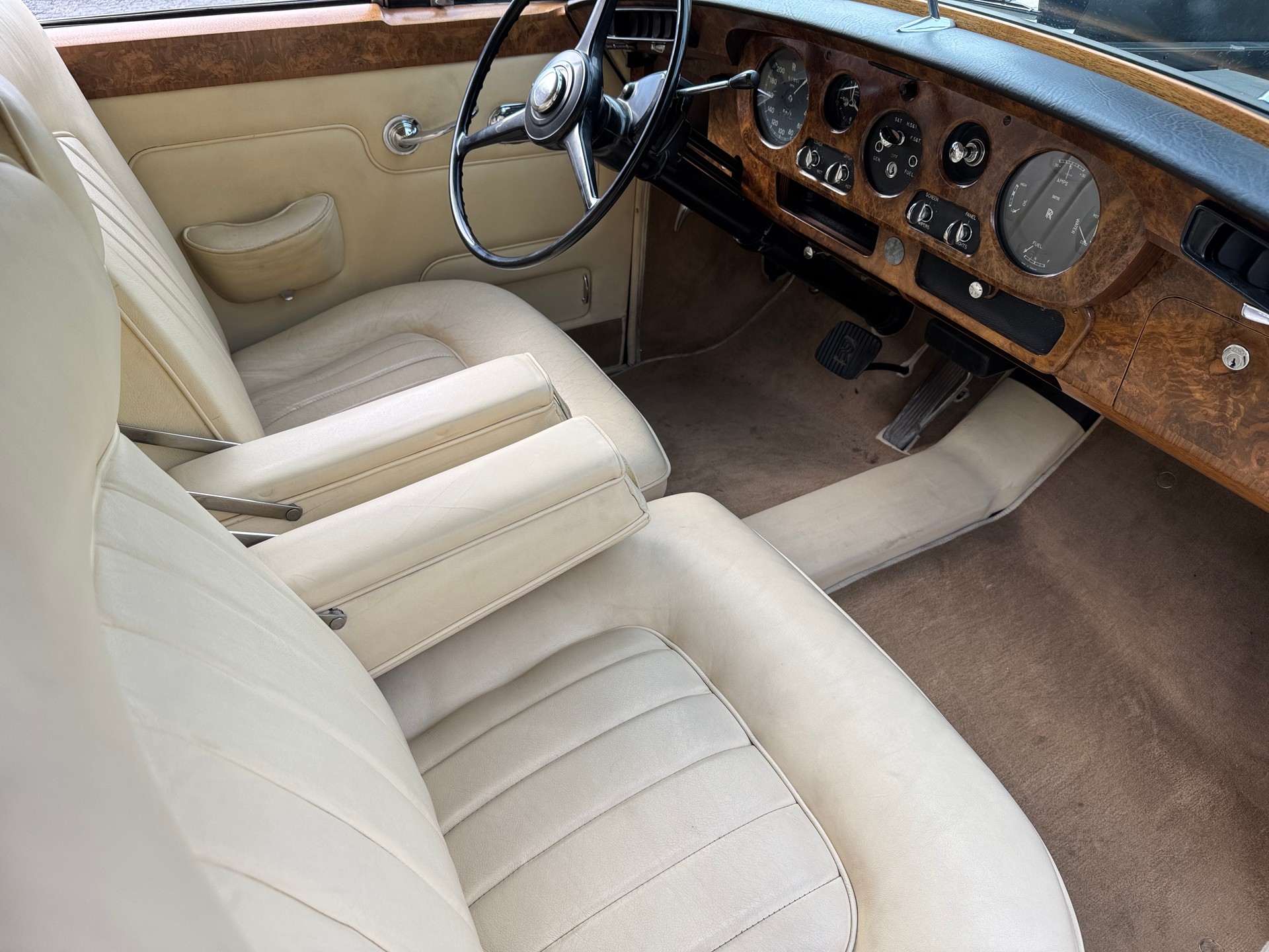 ROLLS-ROYCE Silver Cloud III, Standard Steel Saloon-image-12