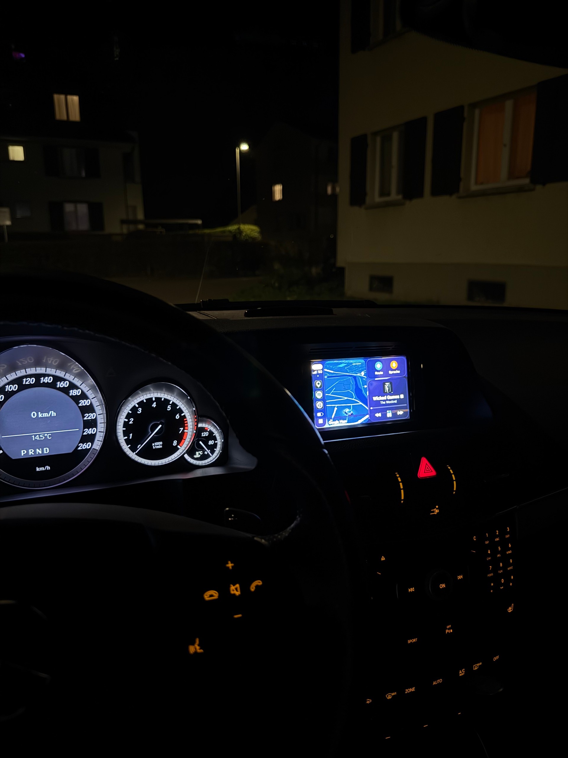 MERCEDES-BENZ E 250 CGI BlueEF-image-5