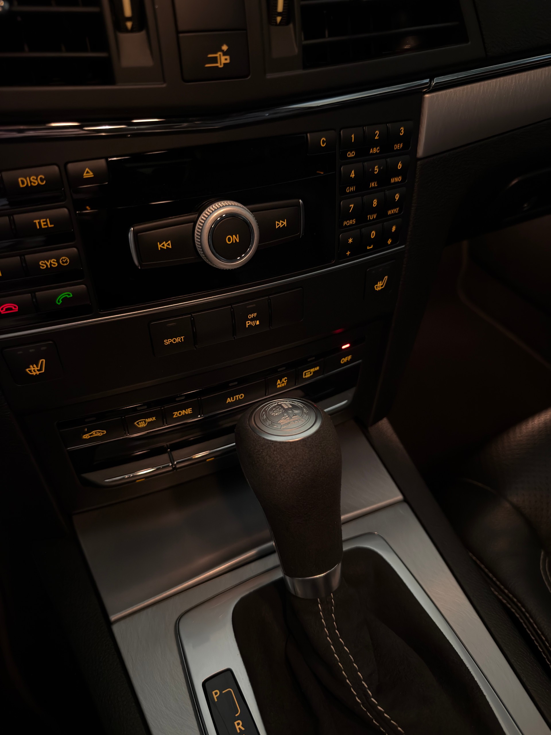 MERCEDES-BENZ E 250 CGI BlueEF-image-4