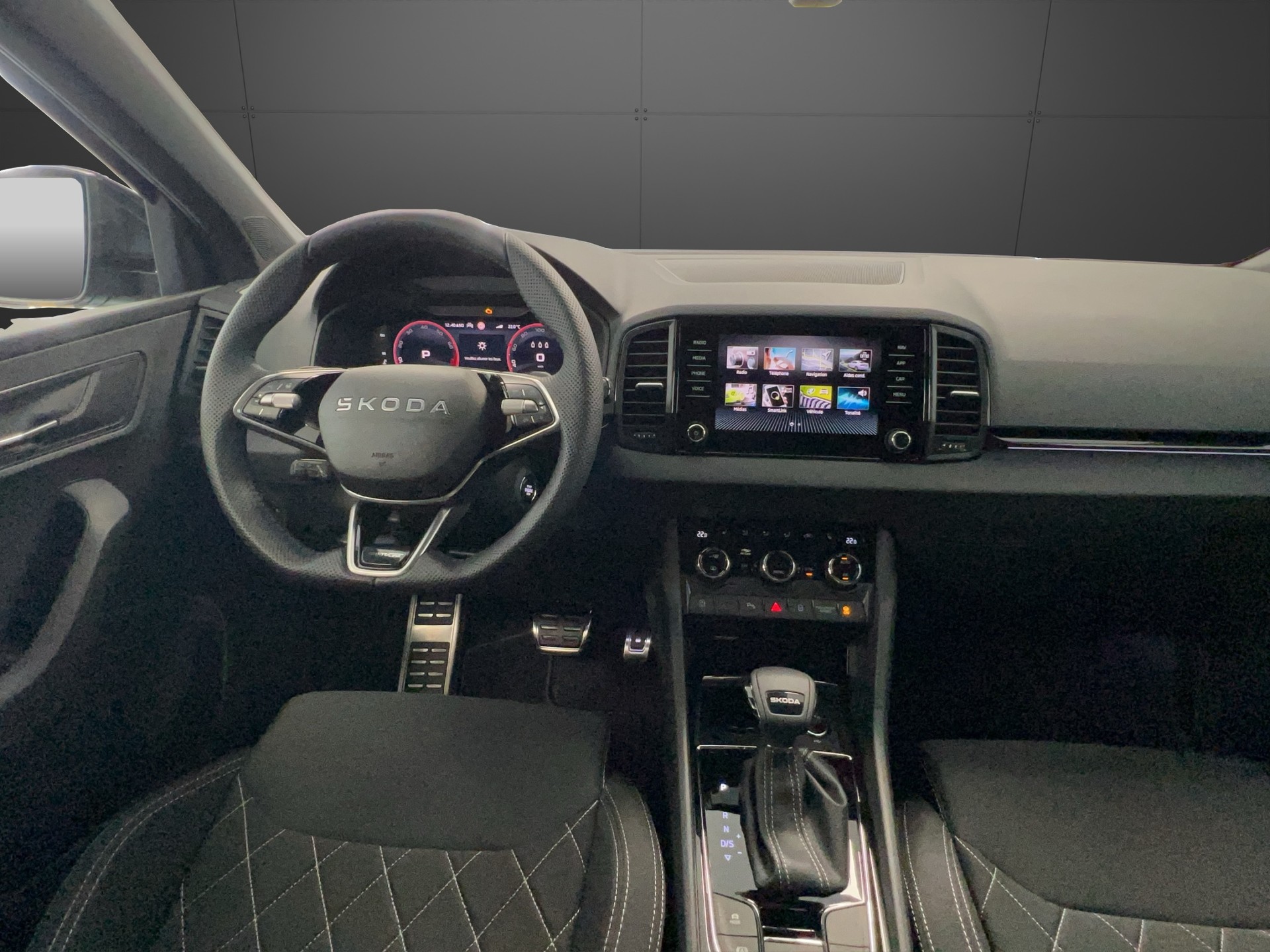 SKODA Karoq 1.5 TSI SportLine DSG-image-9