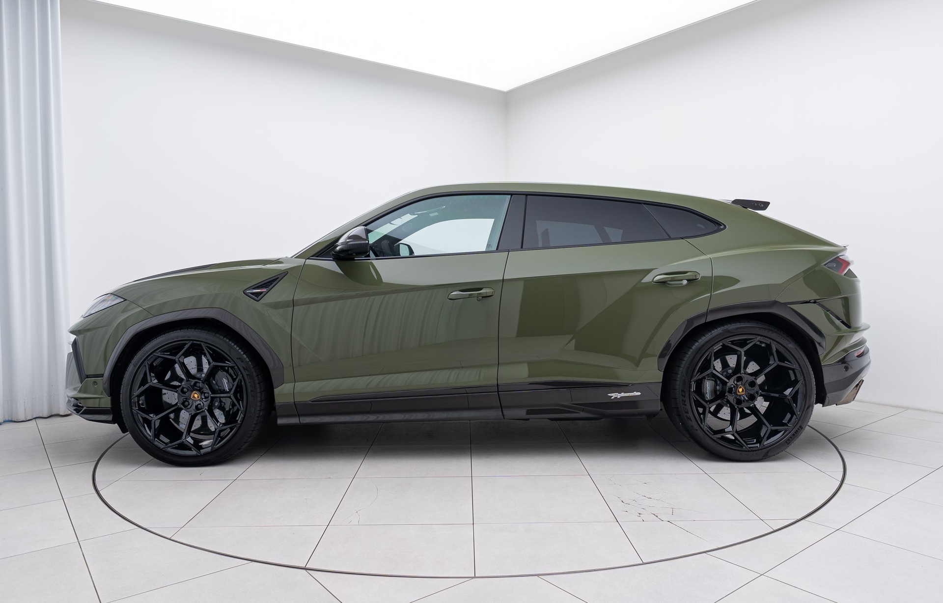 LAMBORGHINI Urus Performante-image-1