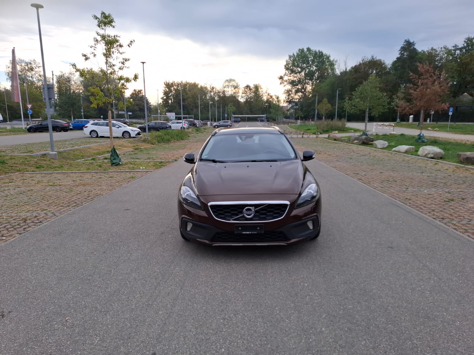 VOLVO V40 Cross Country D2-image-0