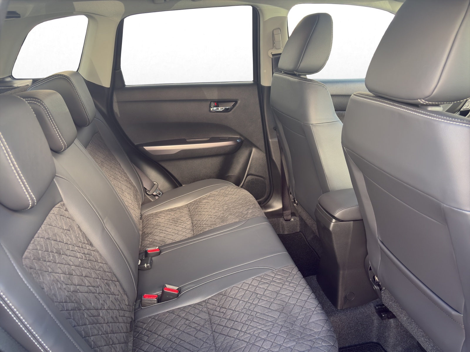 SUZUKI Vitara 1.4 T Piz Sulai Top Hybrid 4x4-image-13