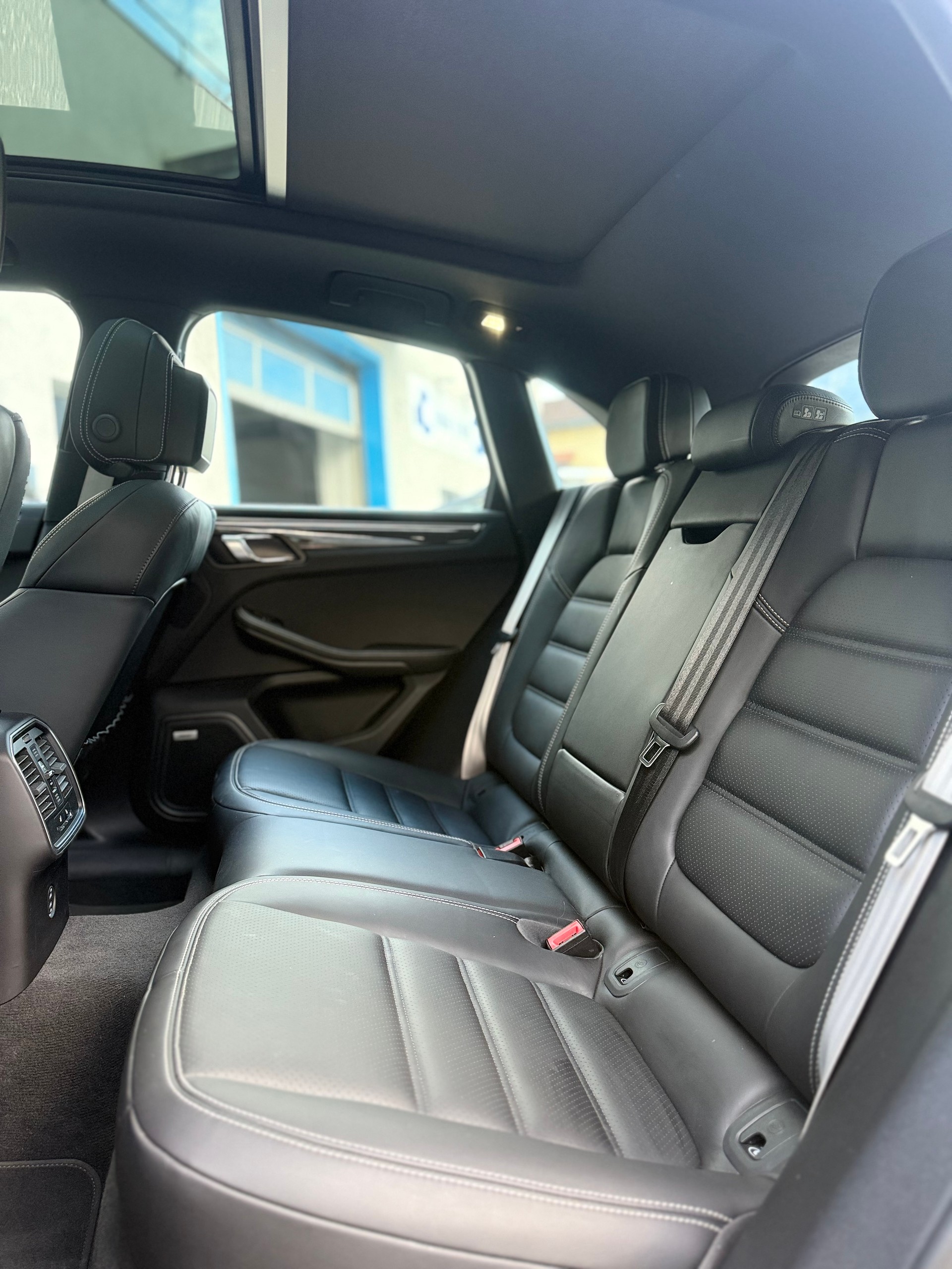 PORSCHE Macan GTS PDK-image-5