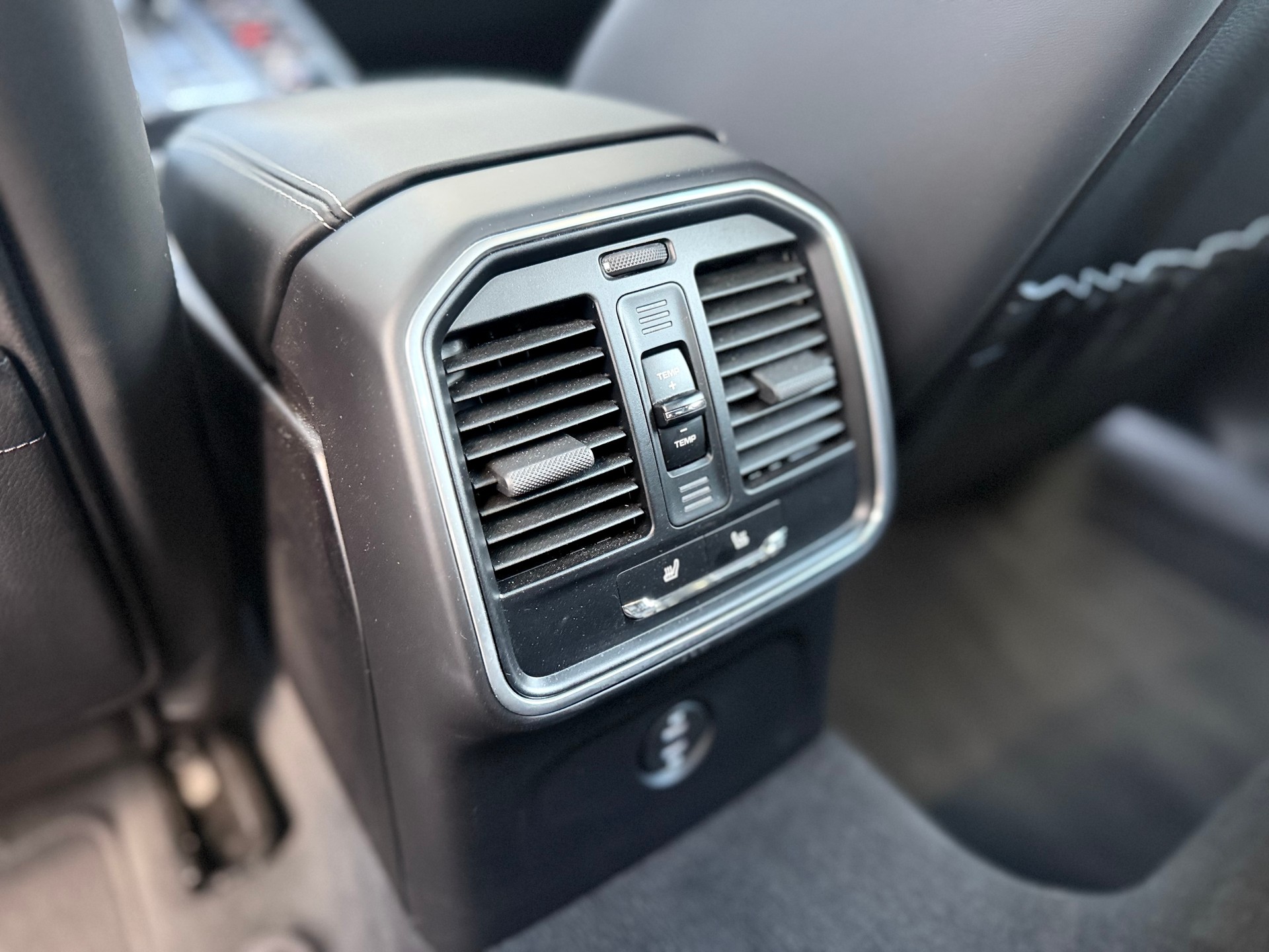 PORSCHE Macan GTS PDK-image-8