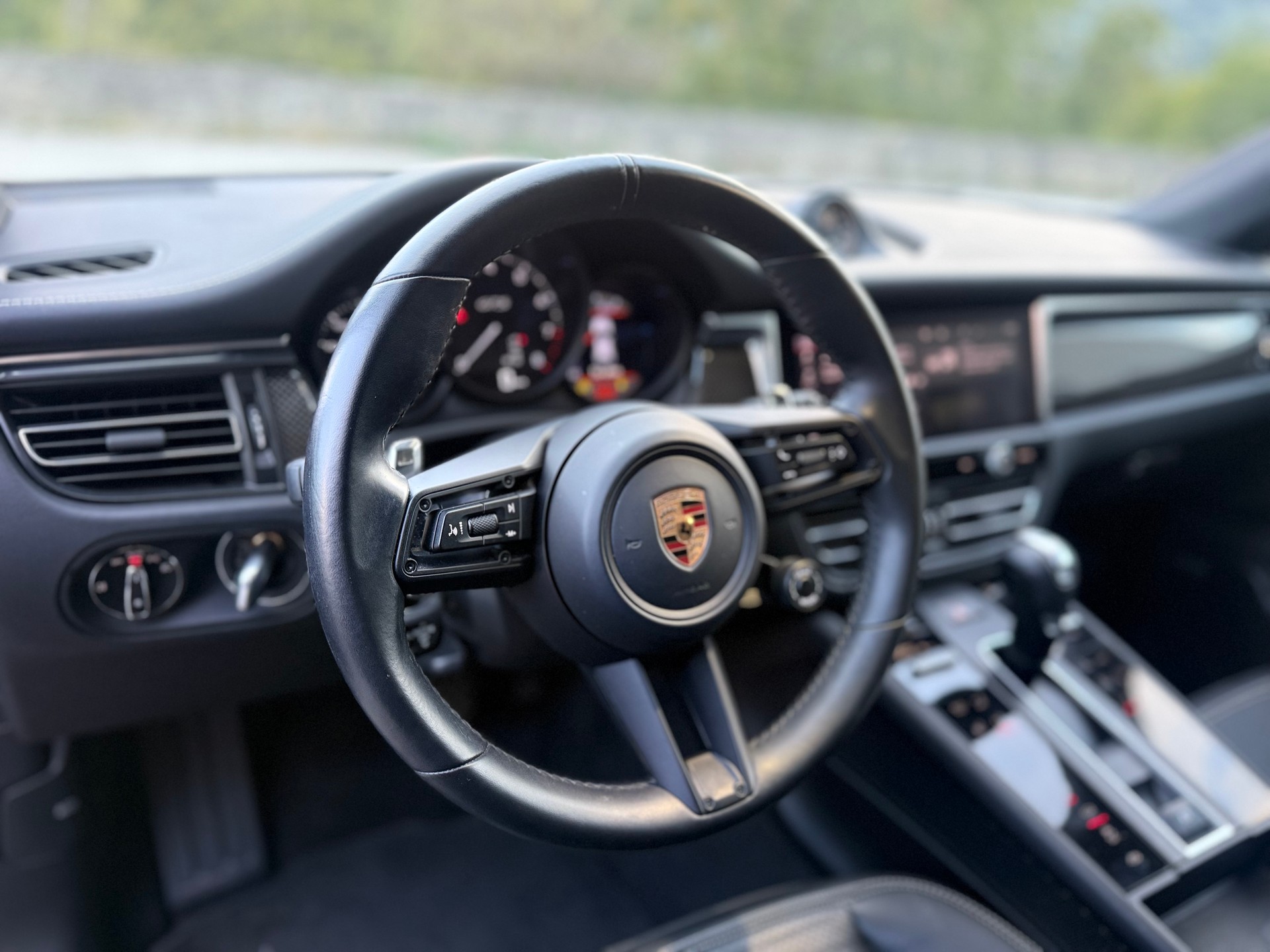 PORSCHE Macan GTS PDK-image-6