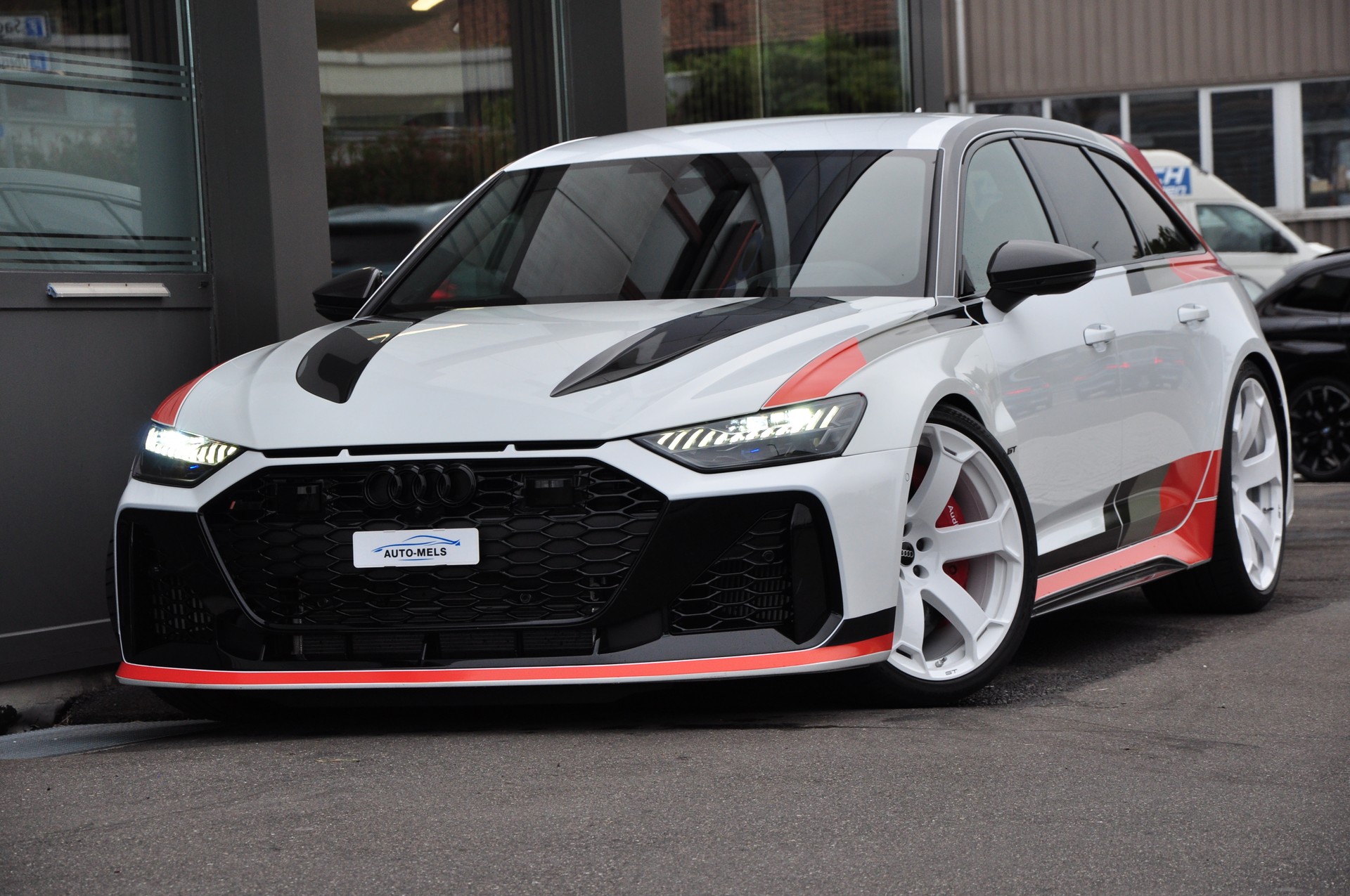 AUDI RS6 Avant 4.0 TFSI V8 GT Performance quattro 190/660-image-1