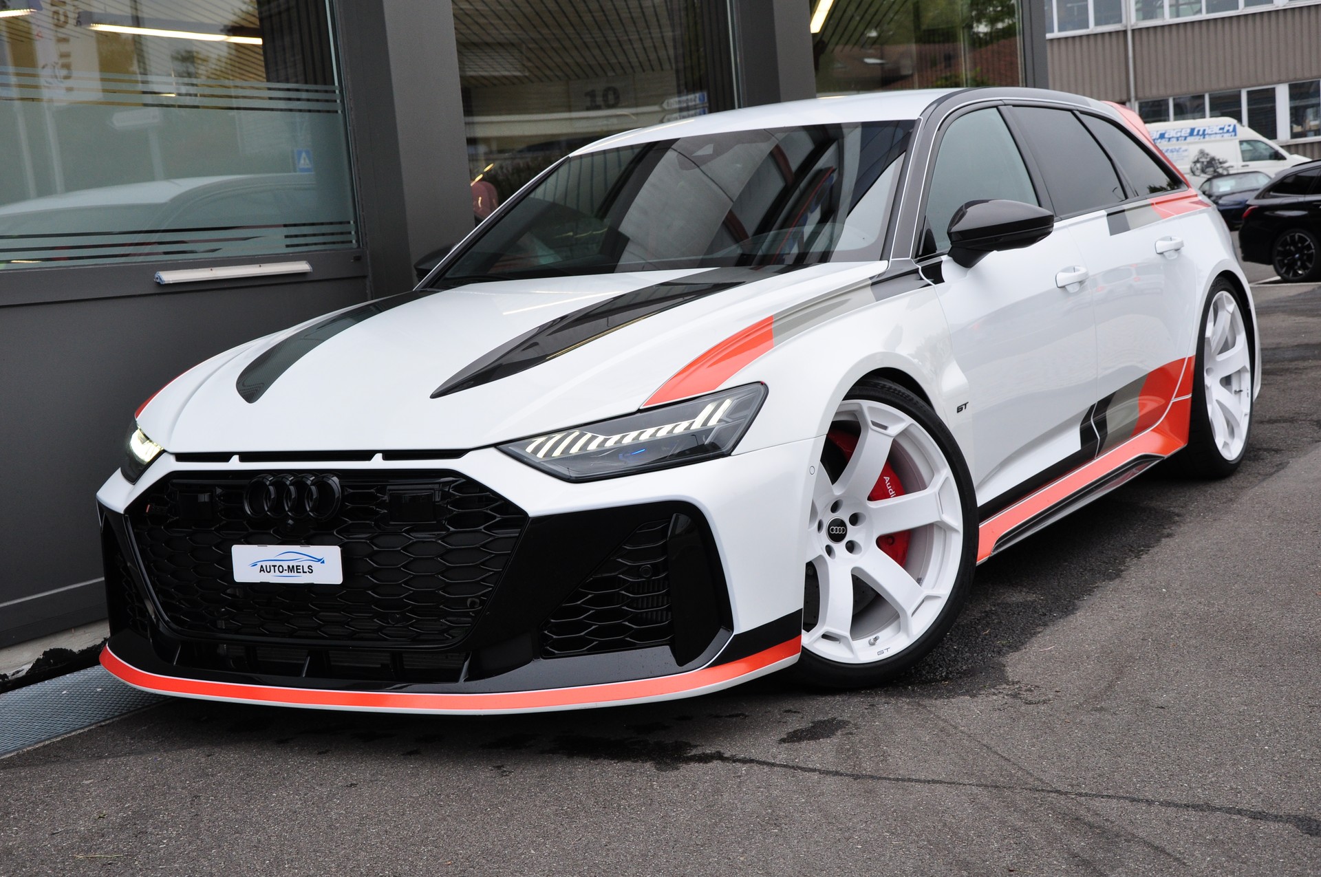 AUDI RS6 Avant 4.0 TFSI V8 GT Performance quattro 190/660-image-2
