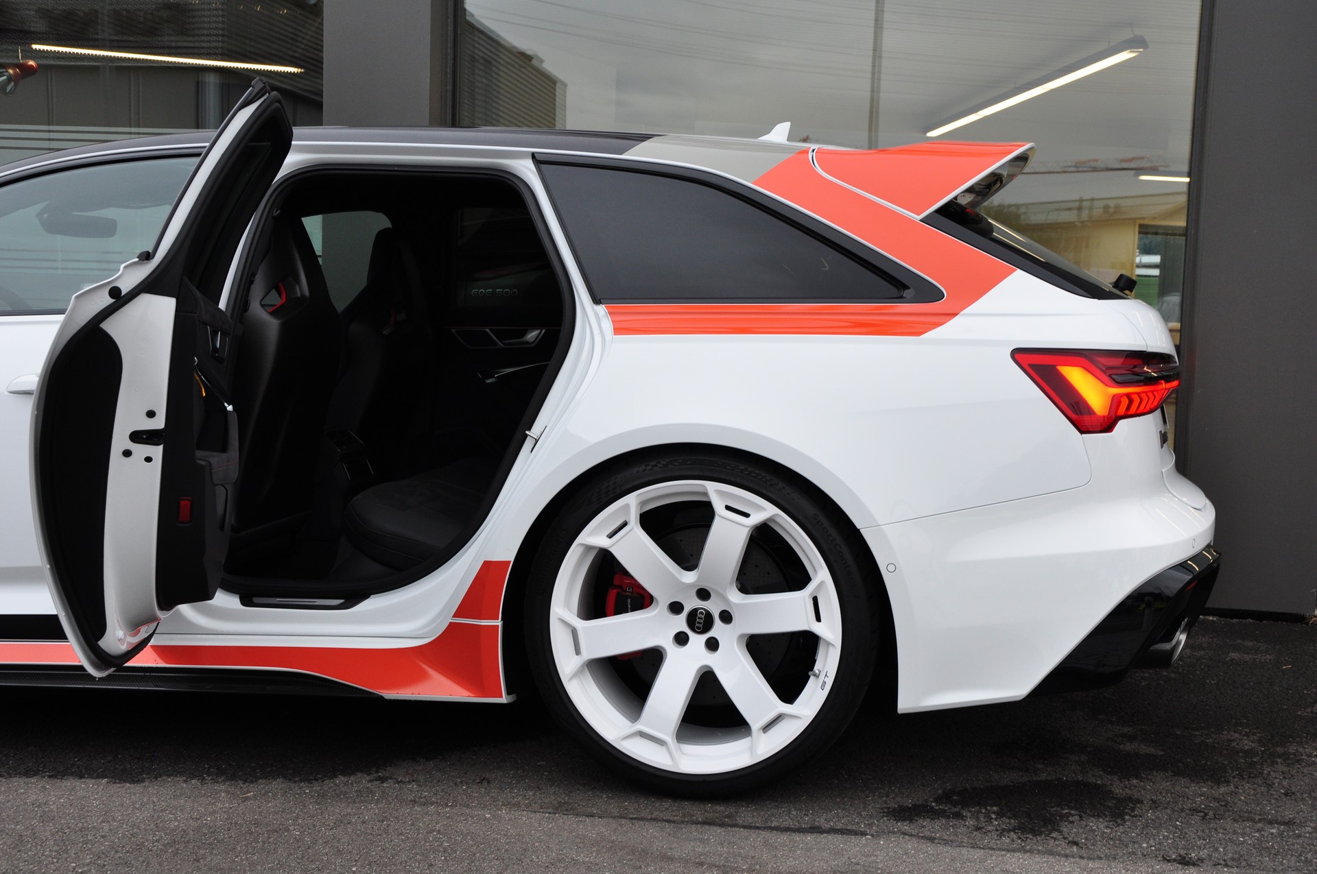 AUDI RS6 Avant 4.0 TFSI V8 GT Performance quattro 190/660-image-11