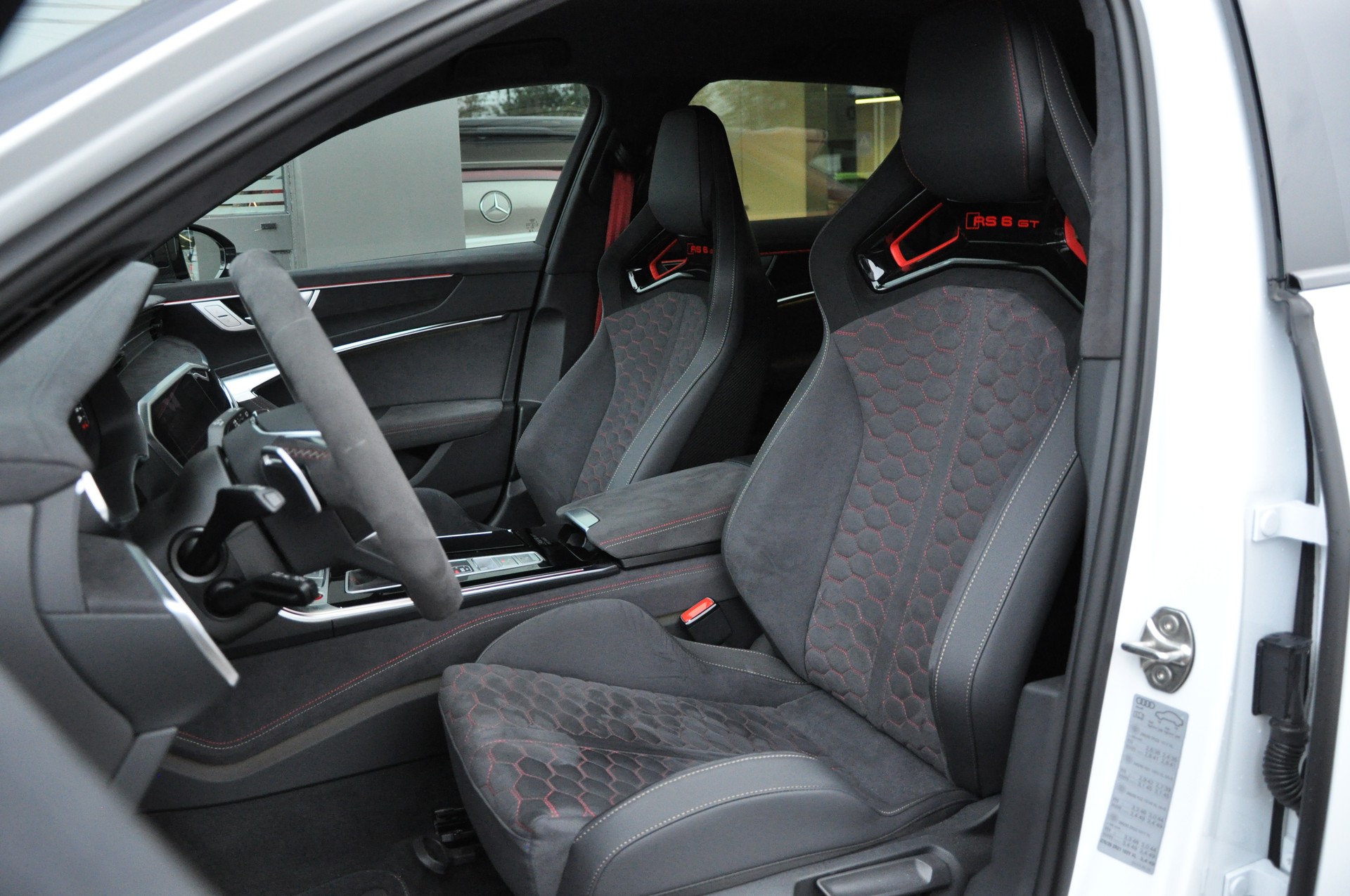 AUDI RS6 Avant 4.0 TFSI V8 GT Performance quattro 190/660-image-30