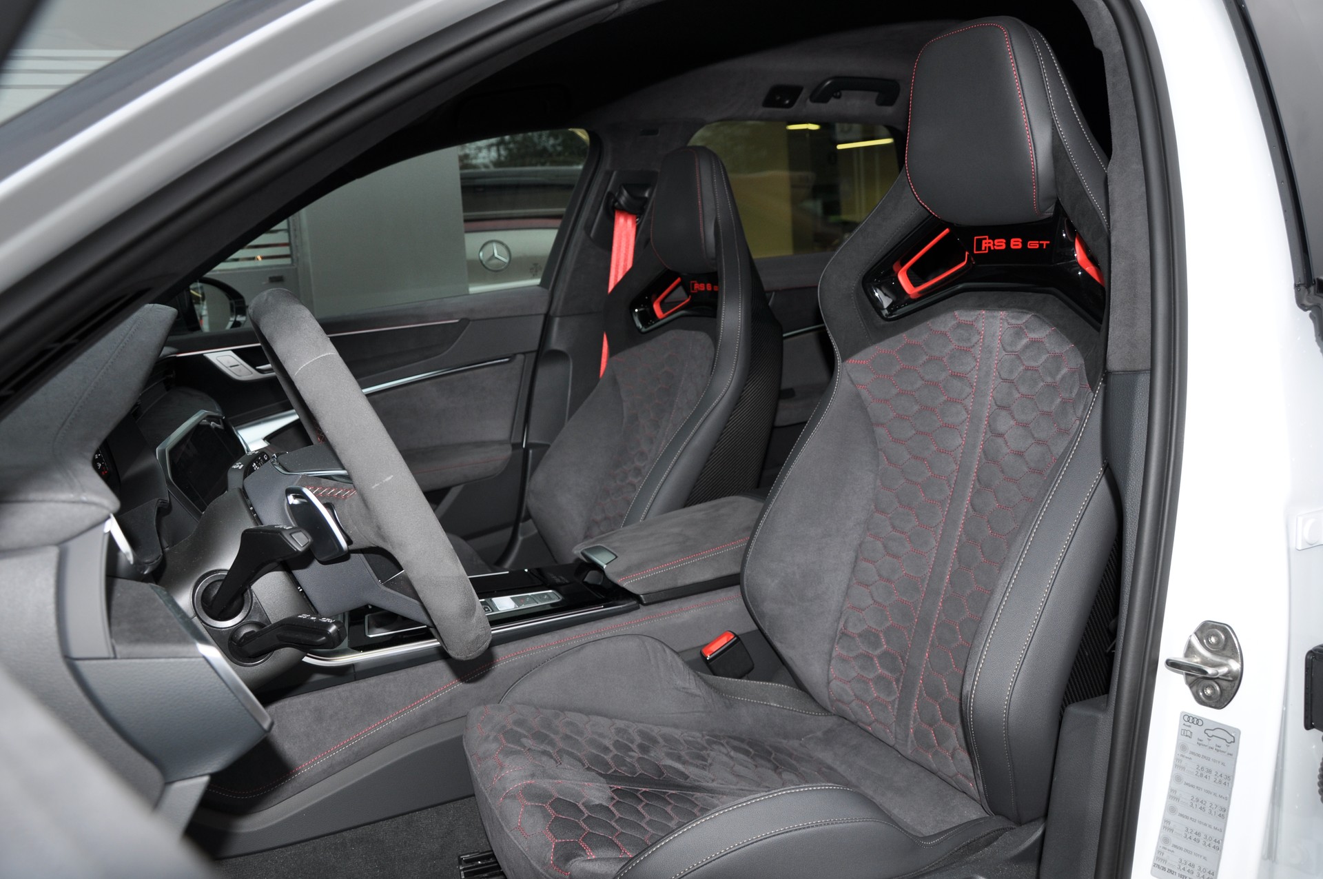AUDI RS6 Avant 4.0 TFSI V8 GT Performance quattro 190/660-image-29