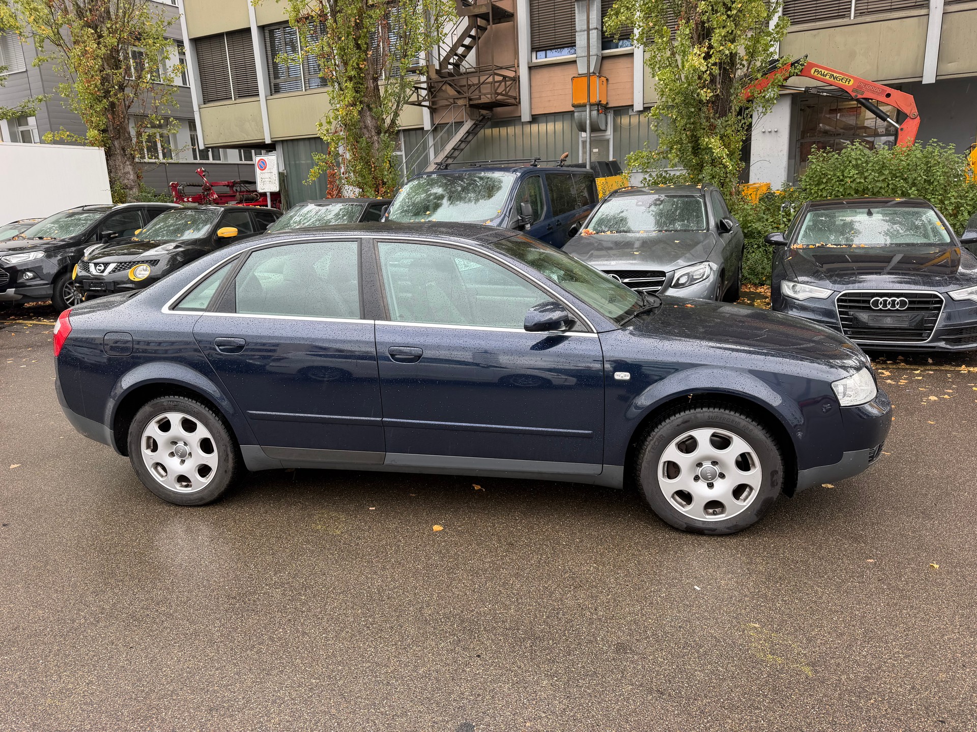 AUDI A4 3.0 V6 quattro-image-4