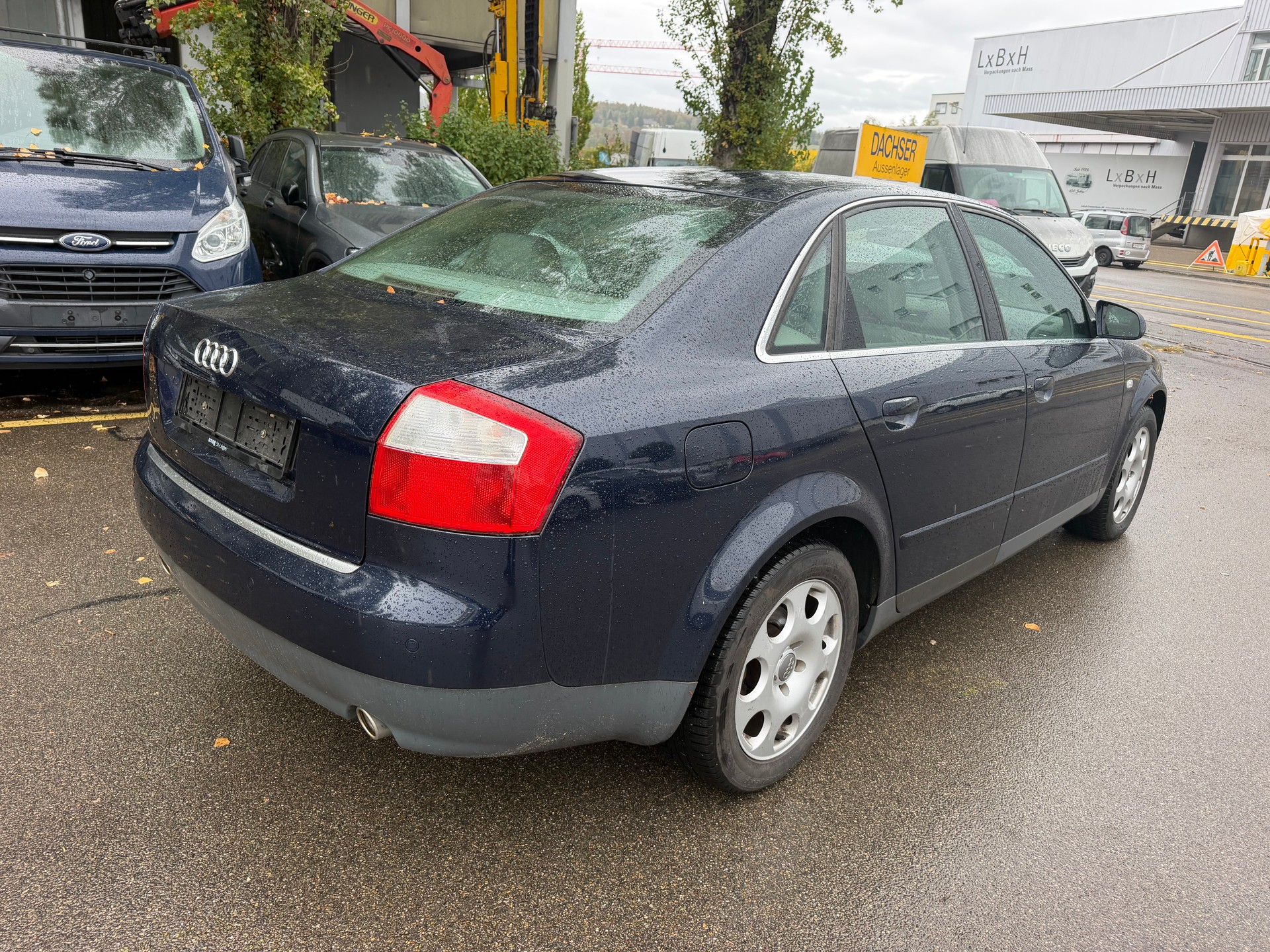 AUDI A4 3.0 V6 quattro-image-5