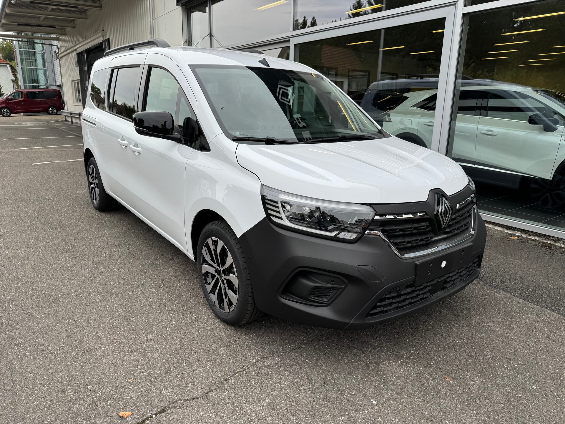 RENAULT Grand Kangoo 1.3 TCe 130 PF Techno EDC-image-4