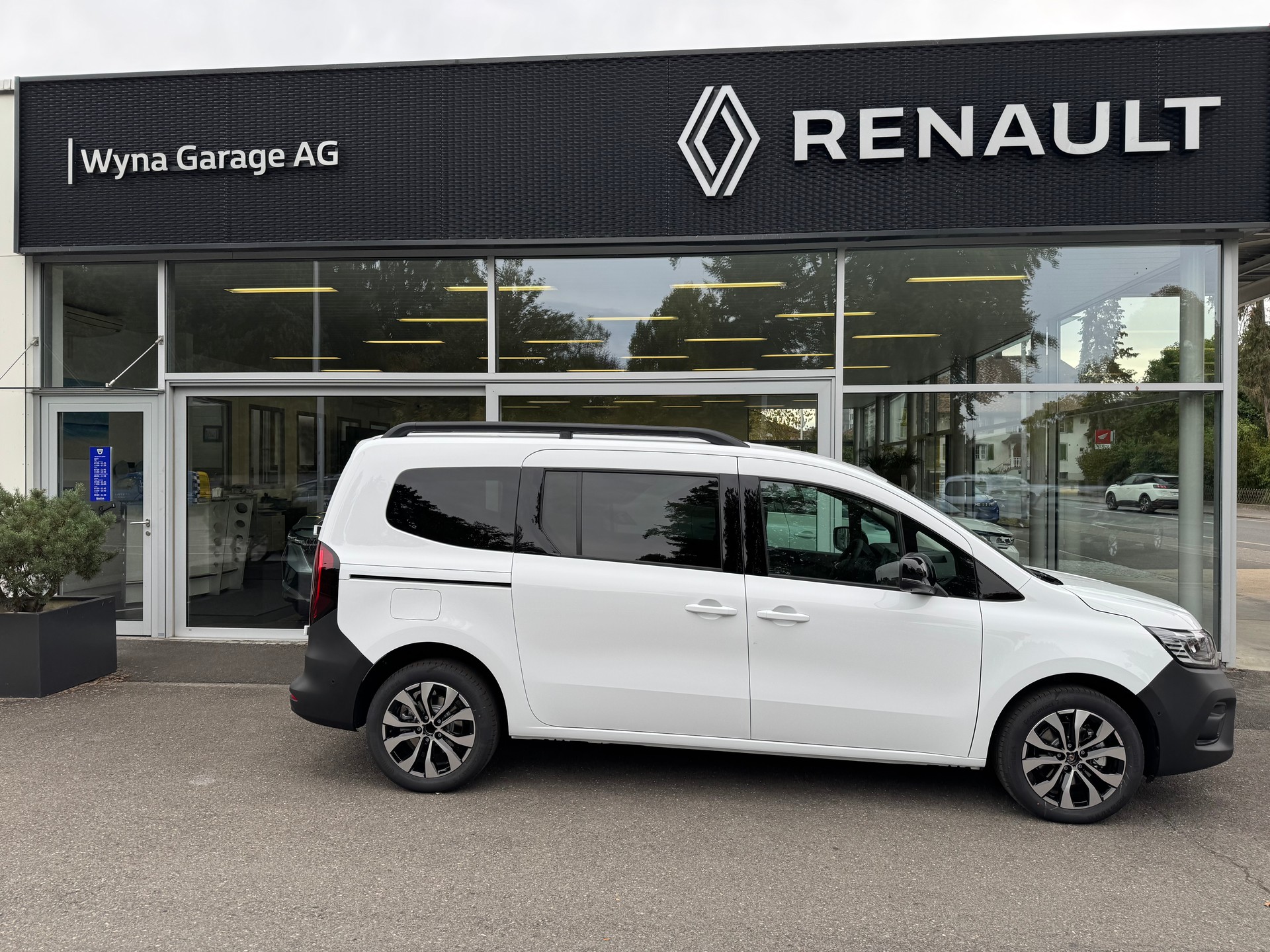 RENAULT Grand Kangoo 1.3 TCe 130 PF Techno EDC-image-0