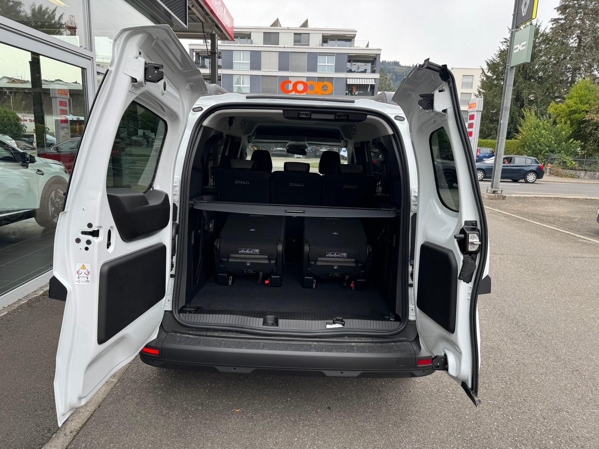 RENAULT Grand Kangoo 1.3 TCe 130 PF Techno EDC-image-8