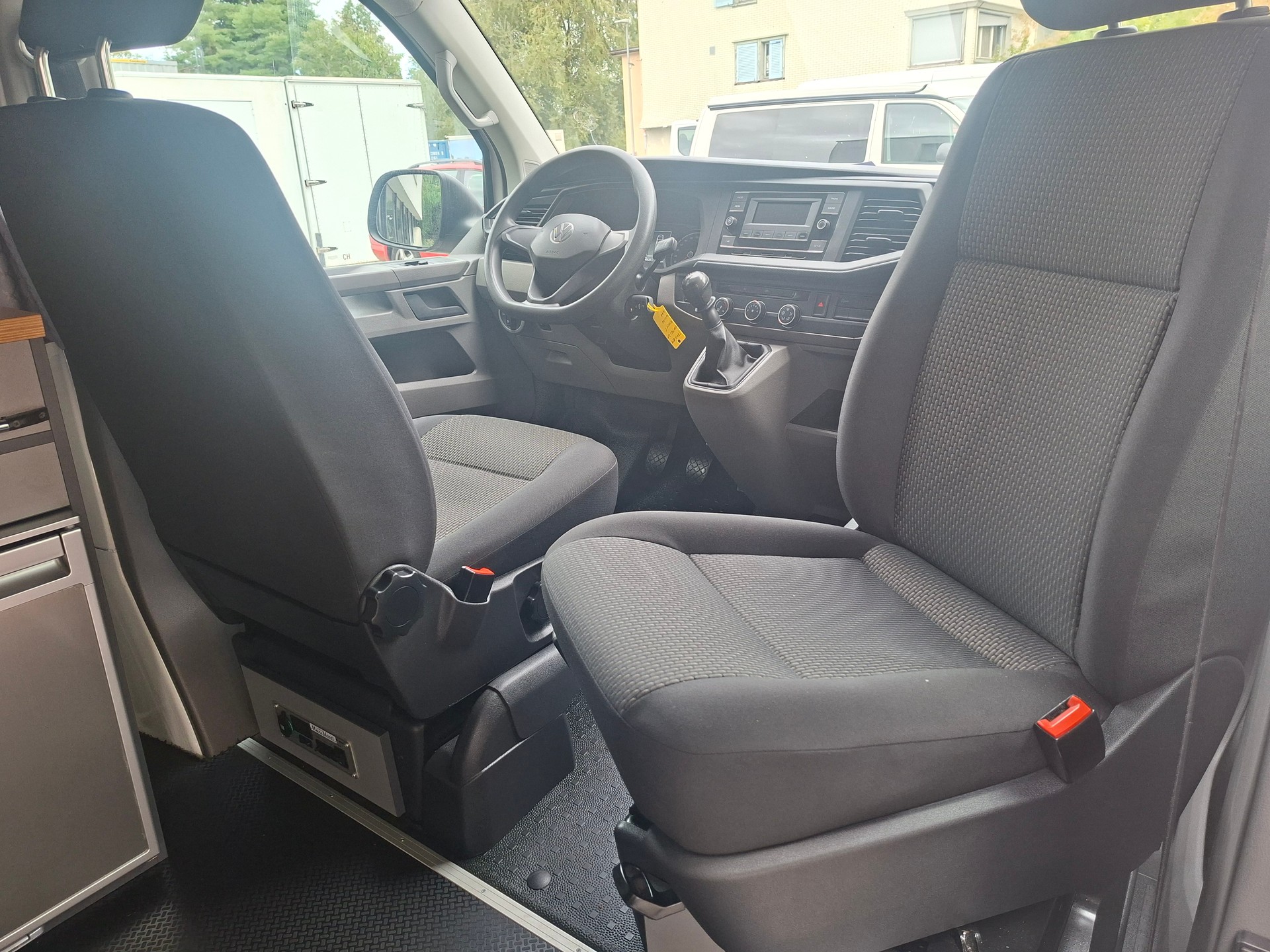 VW T6.1 2.0 TDI MareMonti COMFORT Camper 5Sitze-image-6