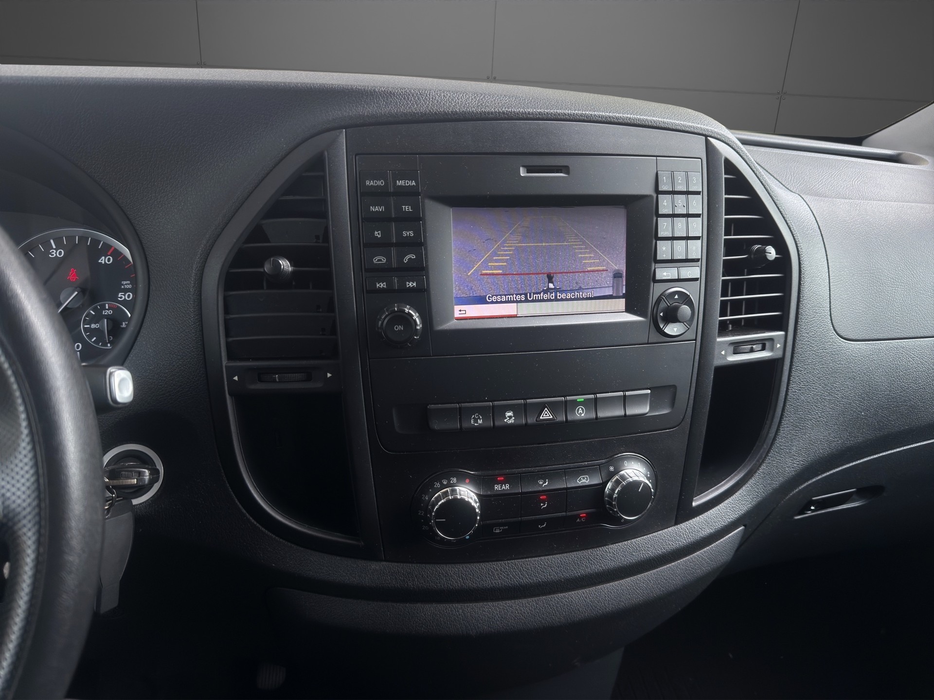 MERCEDES-BENZ Vito 116 BlueTec Tourer Select L 7G-Tronic-image-14