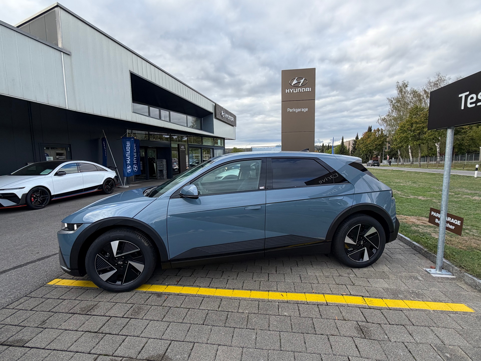HYUNDAI Ioniq 5 Amplia 84kWh 4WD-image-1