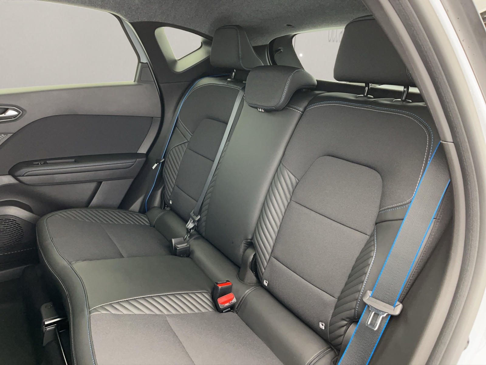 RENAULT Captur 1.8 E-Tech esprit Alpine-image-16
