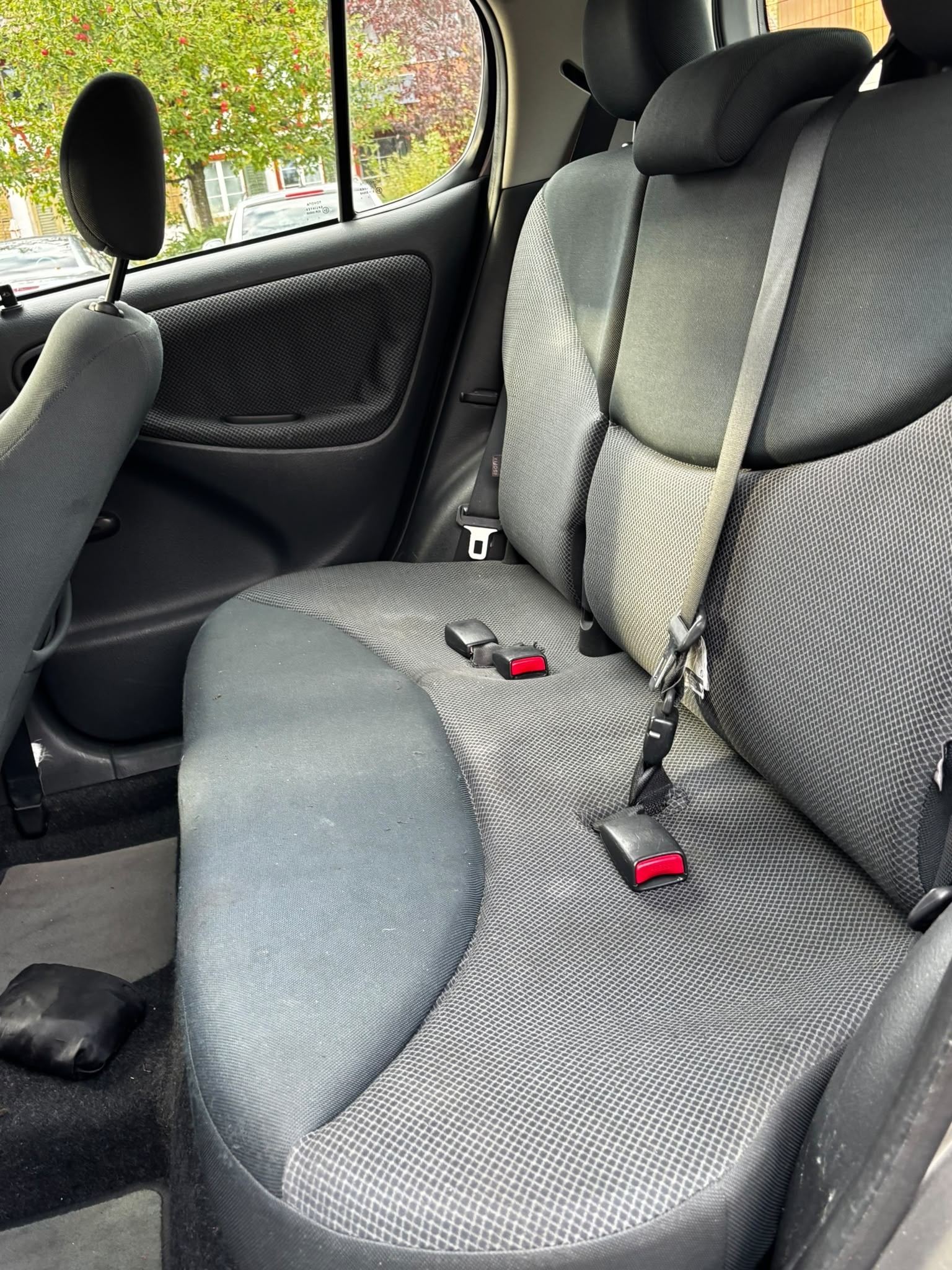 TOYOTA Yaris 1.3 Linea Sol-image-4