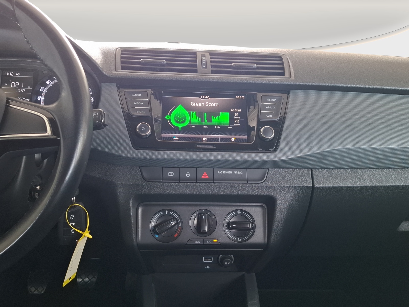 SKODA Fabia 1.0 MPI Active // 8-fach bereift-image-12