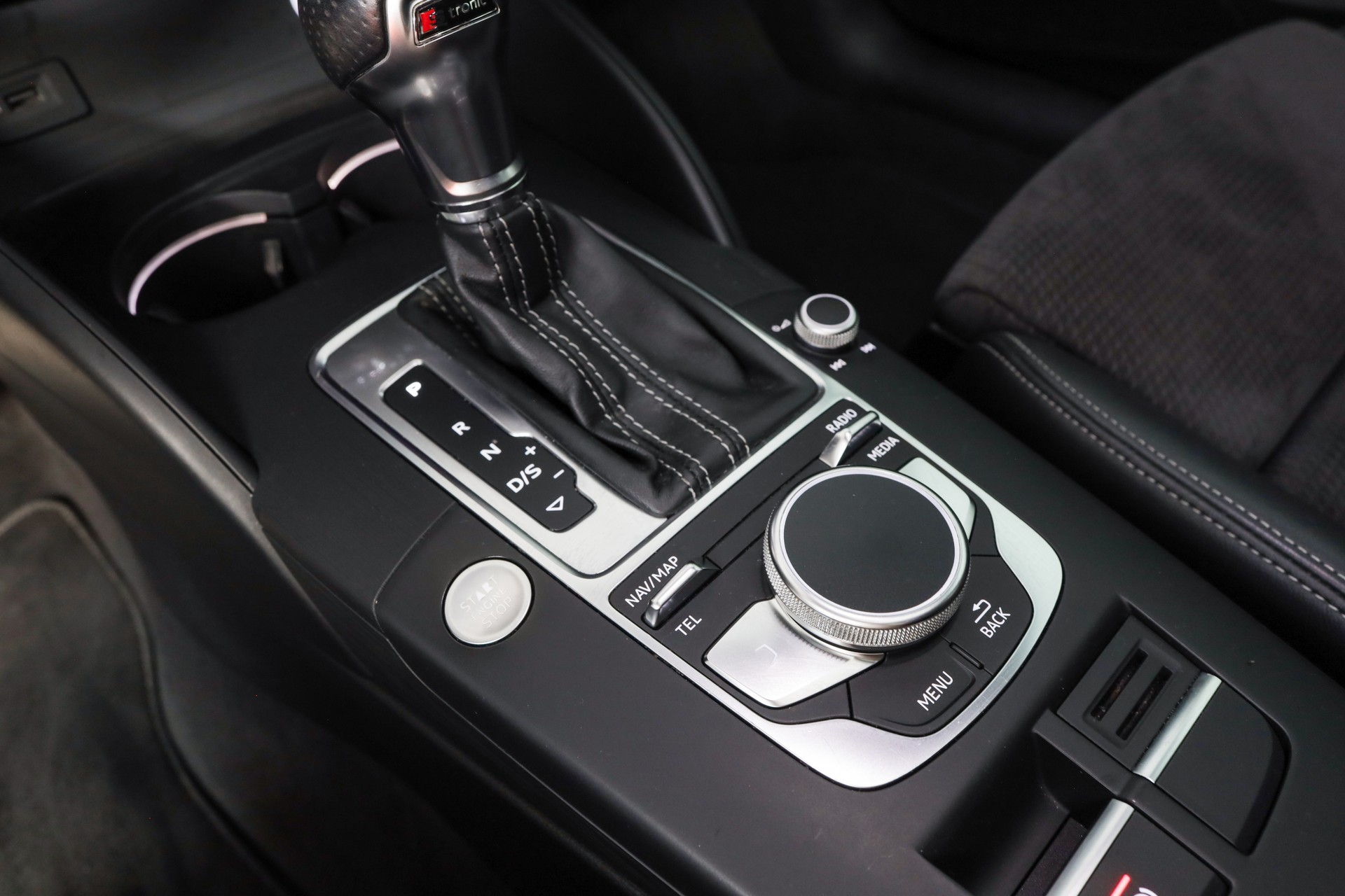 AUDI A3 Sportback 2.0 TFSI Sport quattro S-tronic • Gris Daytona • S line • Virtual Cockpit-image-21