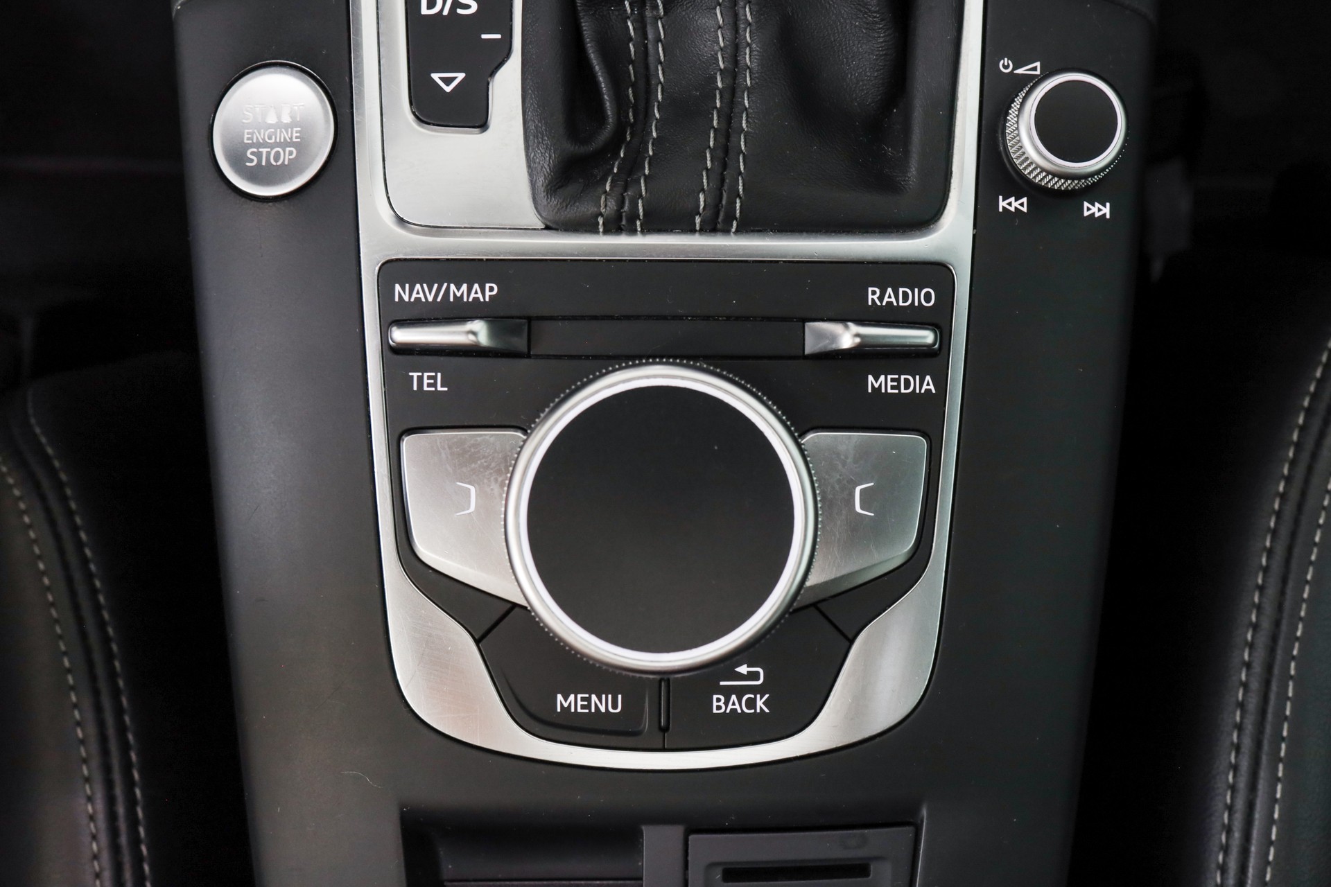 AUDI A3 Sportback 2.0 TFSI Sport quattro S-tronic • Gris Daytona • S line • Virtual Cockpit-image-23