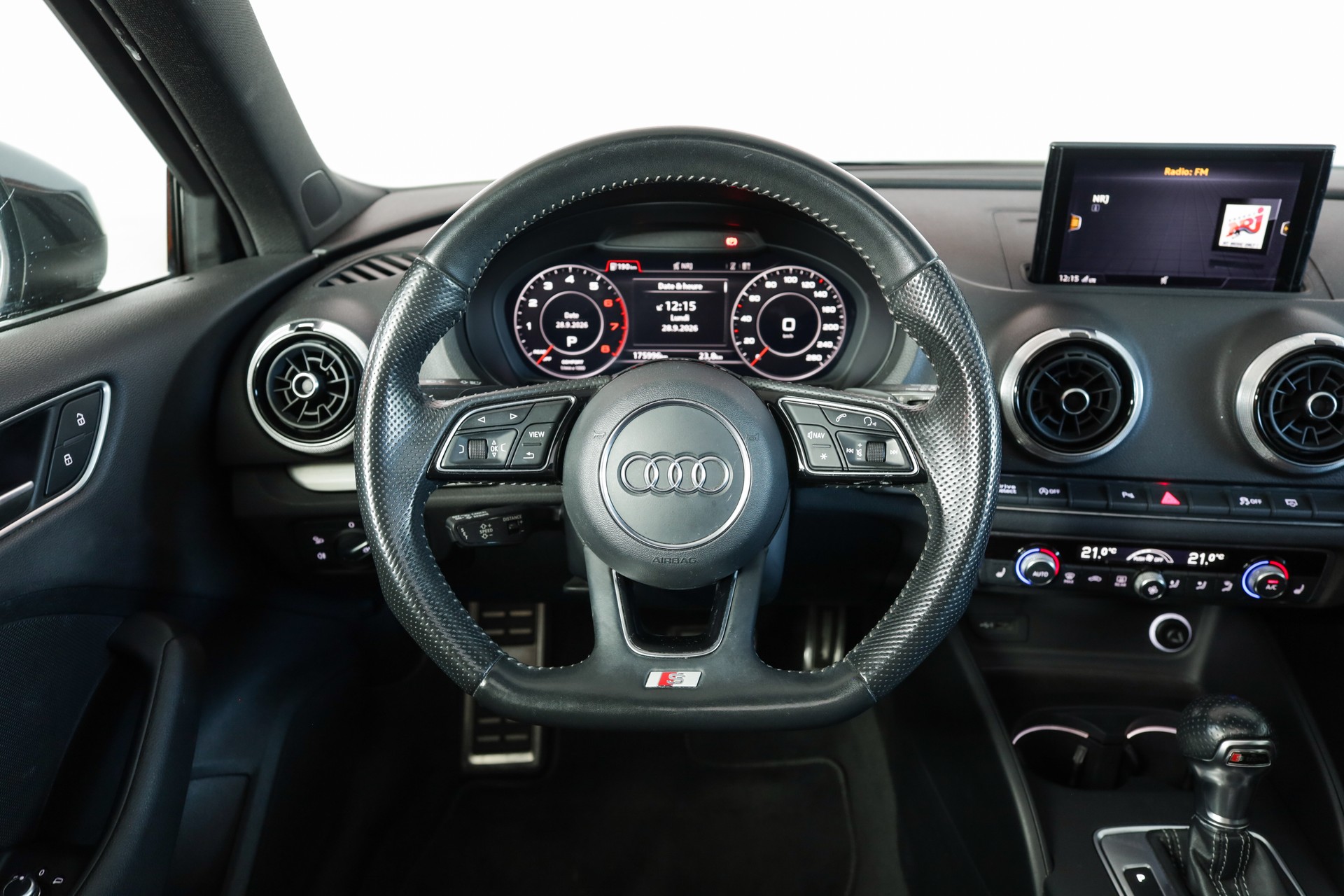 AUDI A3 Sportback 2.0 TFSI Sport quattro S-tronic • Gris Daytona • S line • Virtual Cockpit-image-15