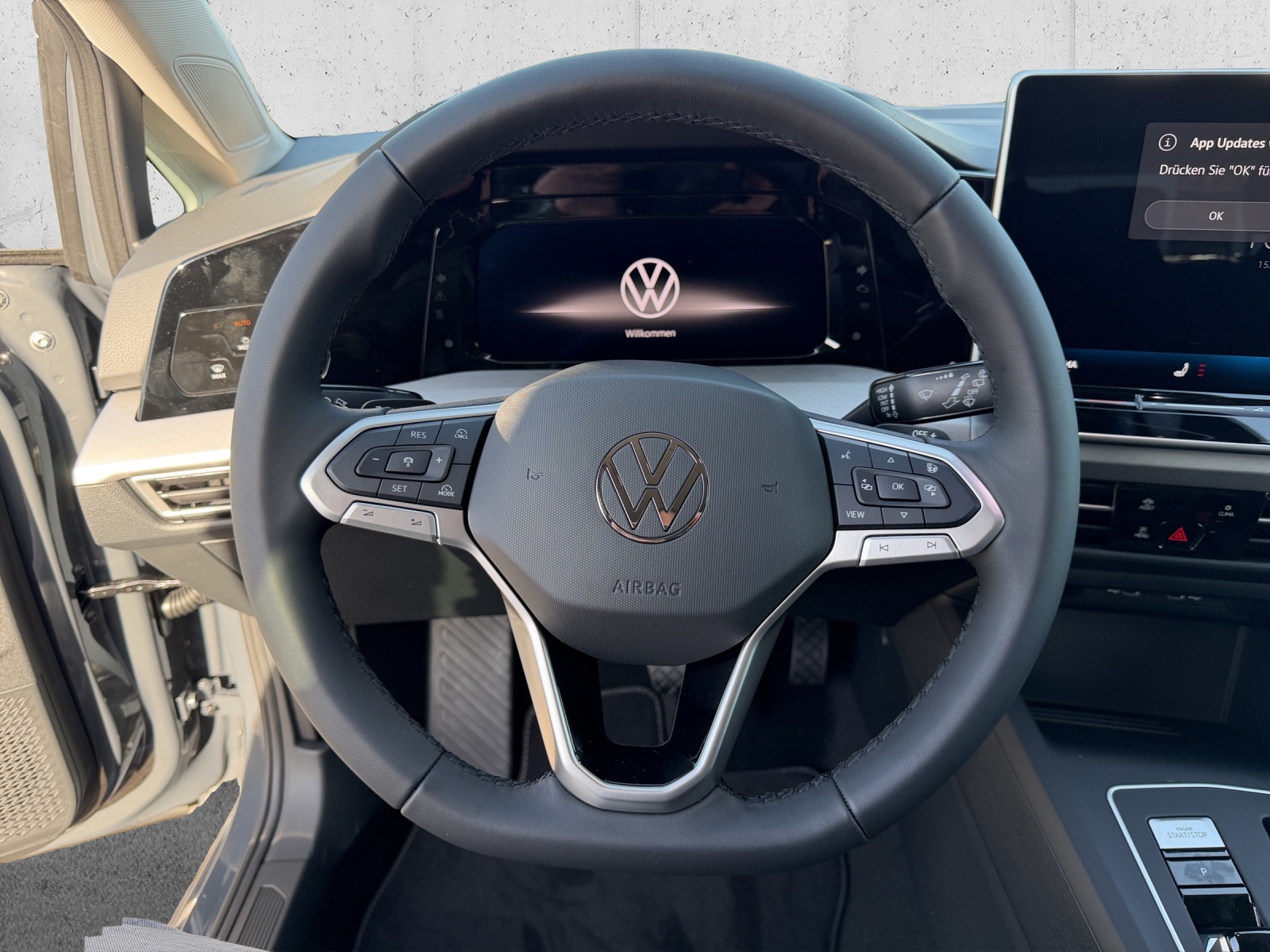 VW Golf 1.5 e TSI mHEV United DSG-image-9