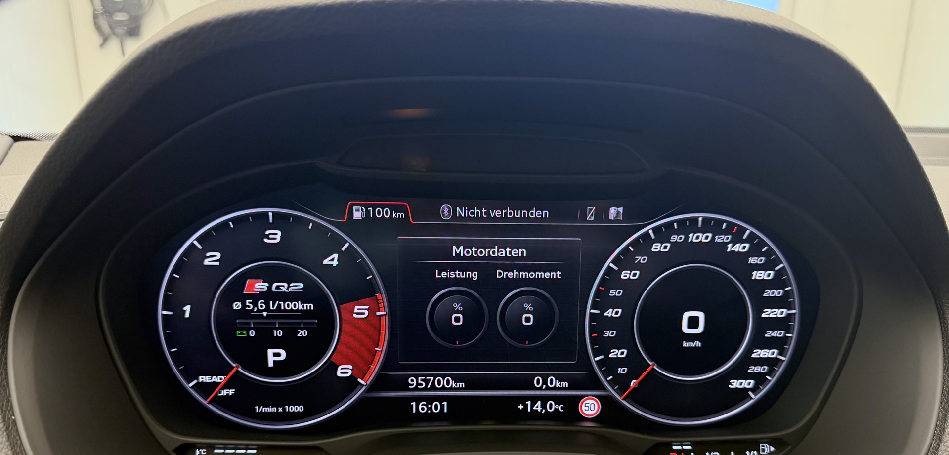 AUDI Q2 35 TDI S line quattro S-tronic-image-9