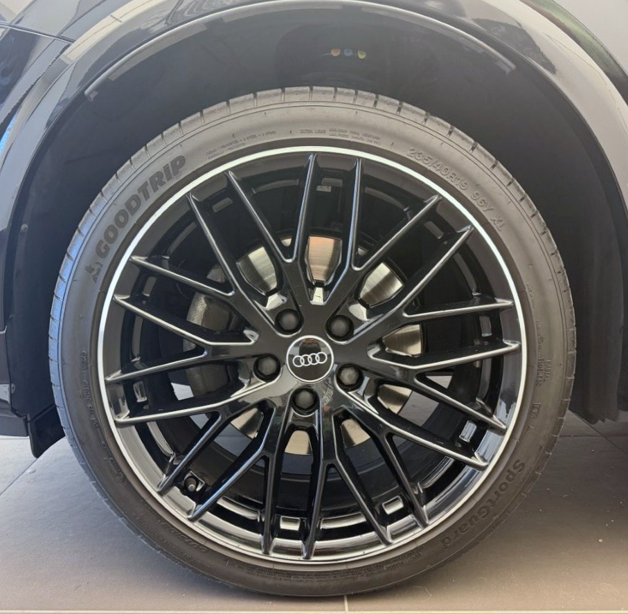 AUDI Q2 35 TDI S line quattro S-tronic-image-2