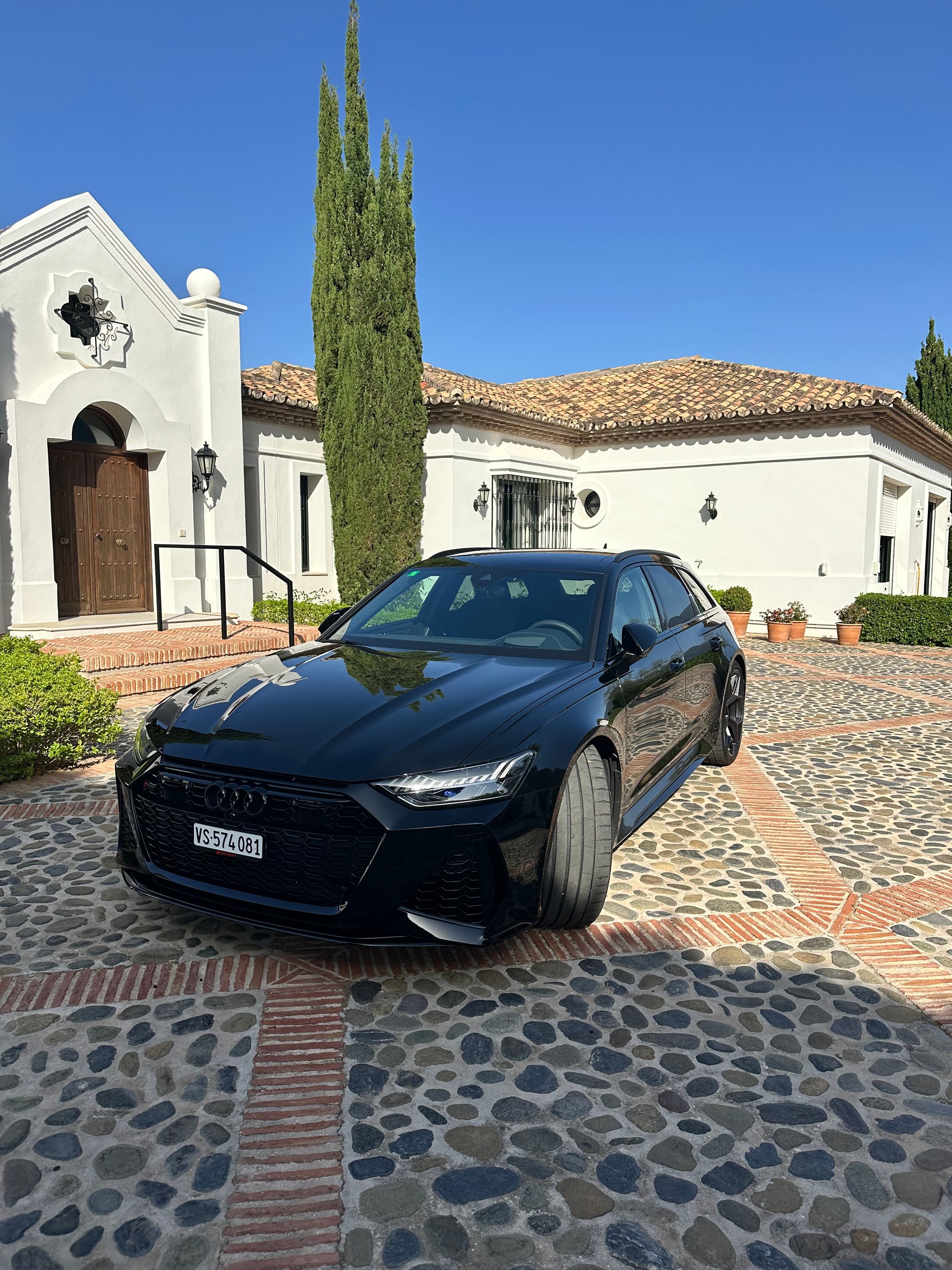 AUDI 4.0 V8 TFSI performance quattro T-Tronic-image-0