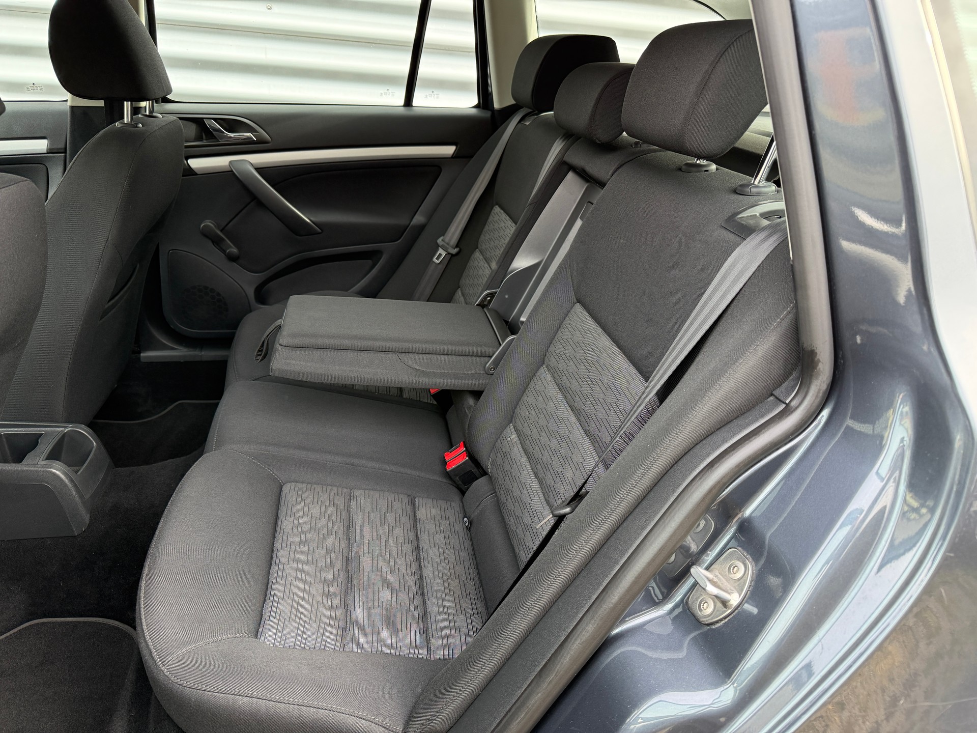 SKODA Octavia Combi 1.4 TSI Ambiente-image-4