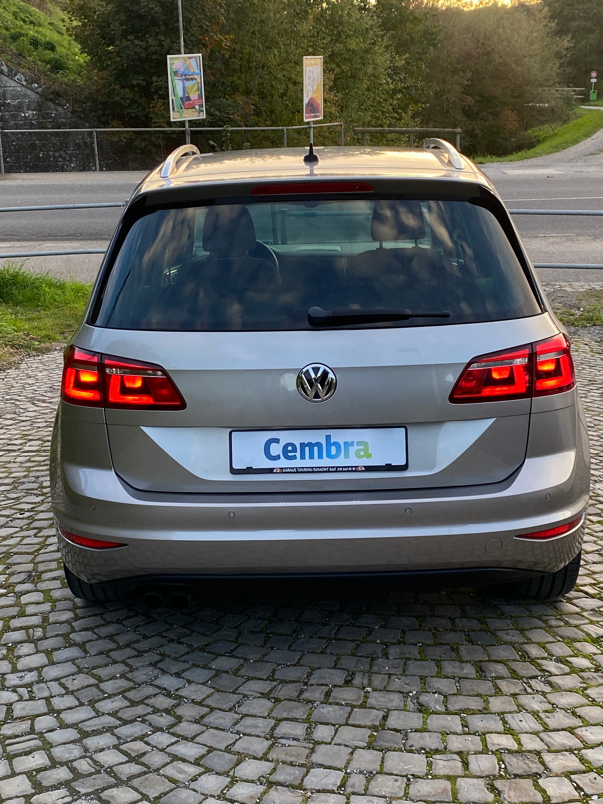VW Golf Sportsvan 1.4 TSI Highline DSG-image-2